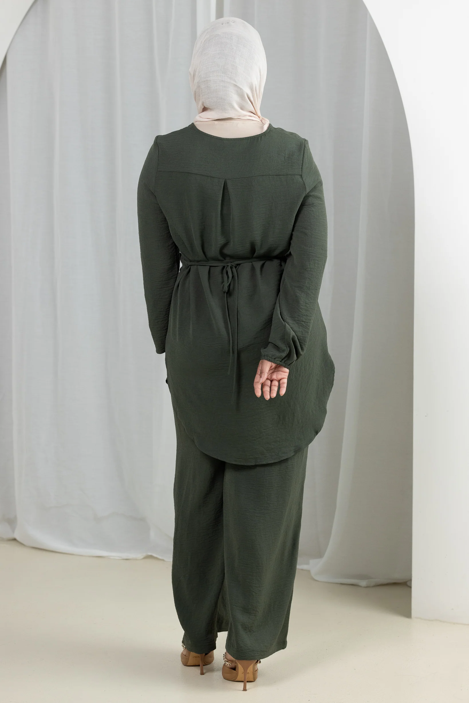Areem Shelby Set - Image 4