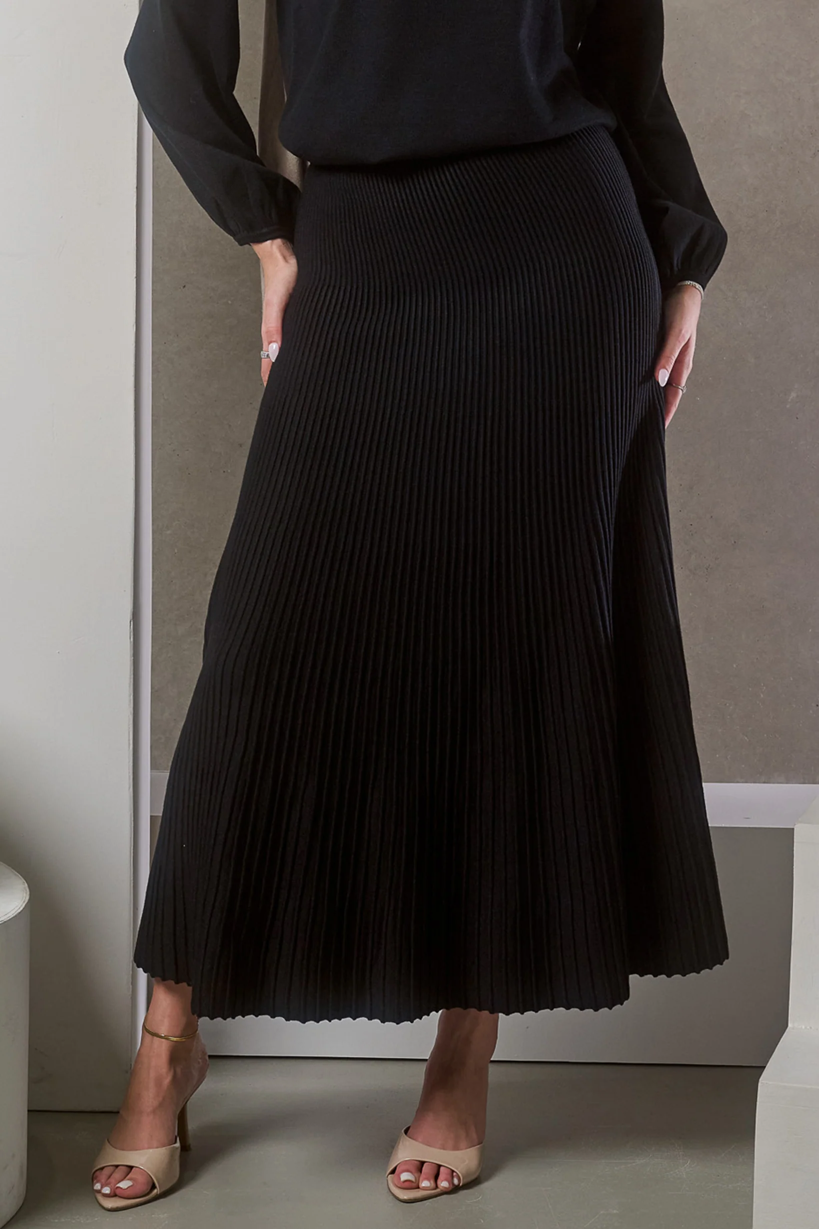 Armani Knit Skirt - Image 5