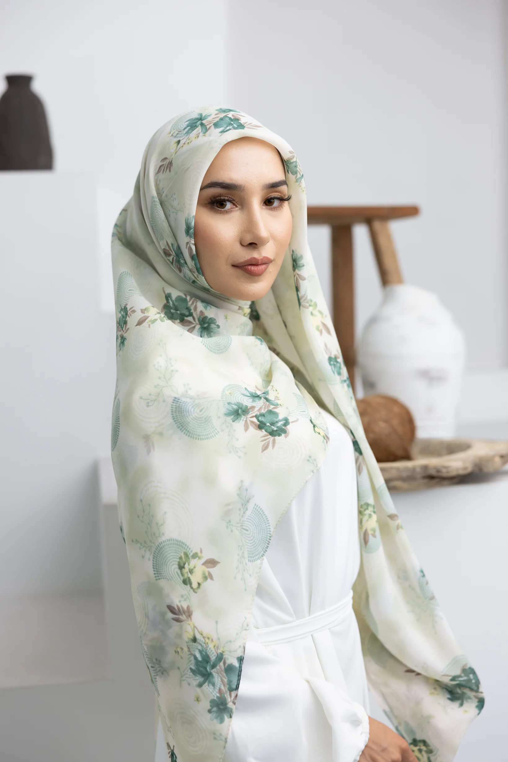 Aster Square Print Shawl - Image 12