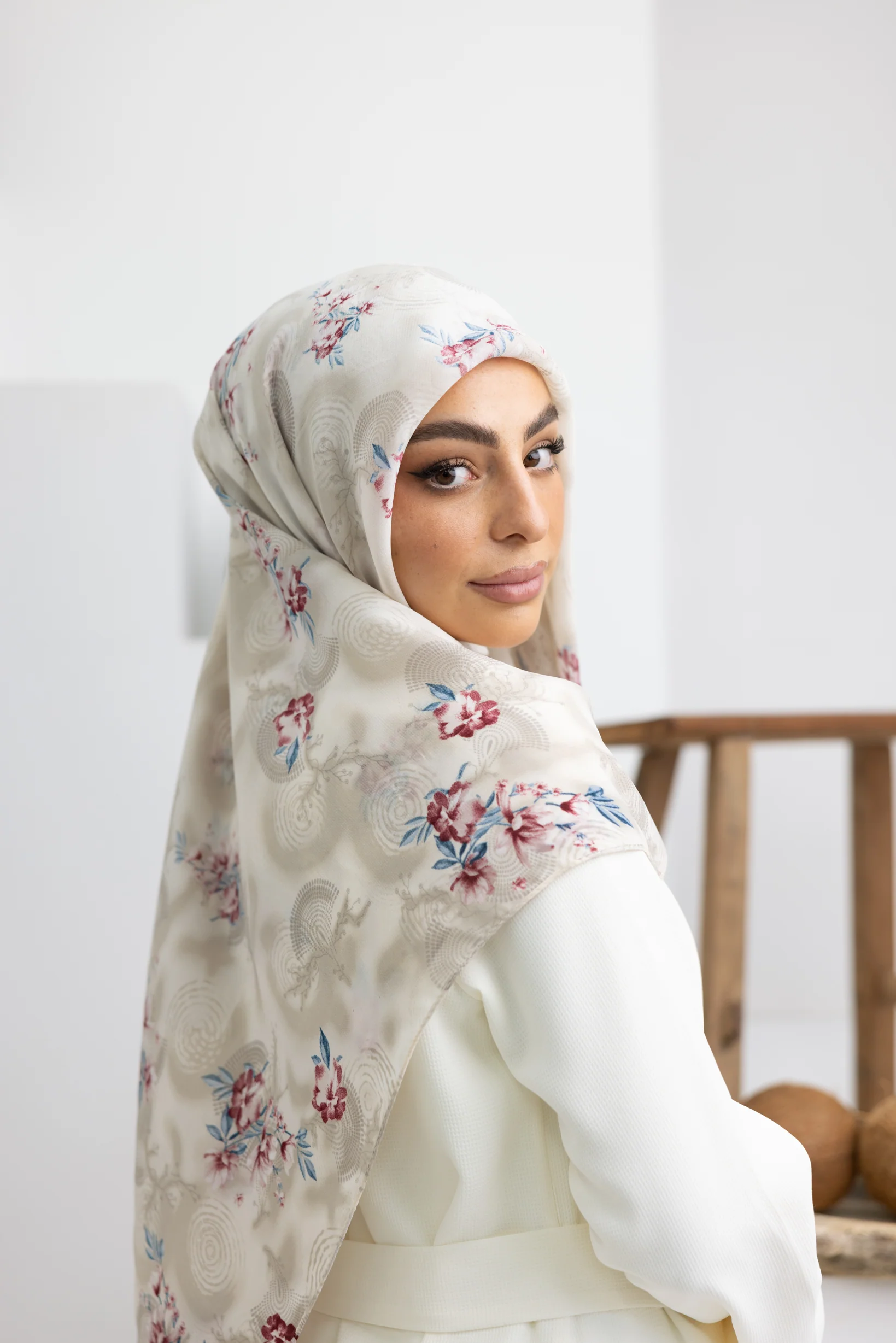 Aster Square Print Shawl - Image 8
