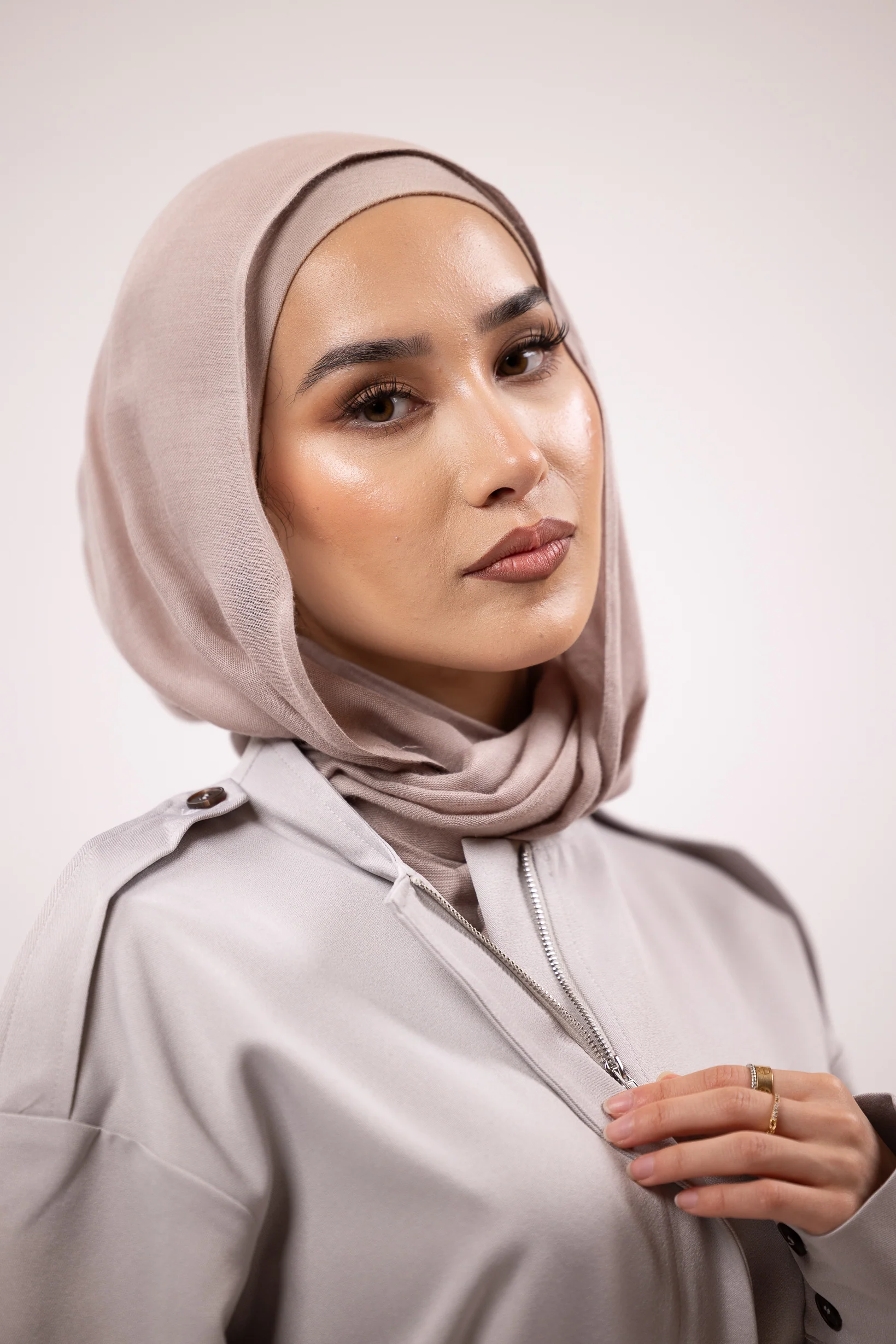 Aylene Single Pocket Abaya - Image 2