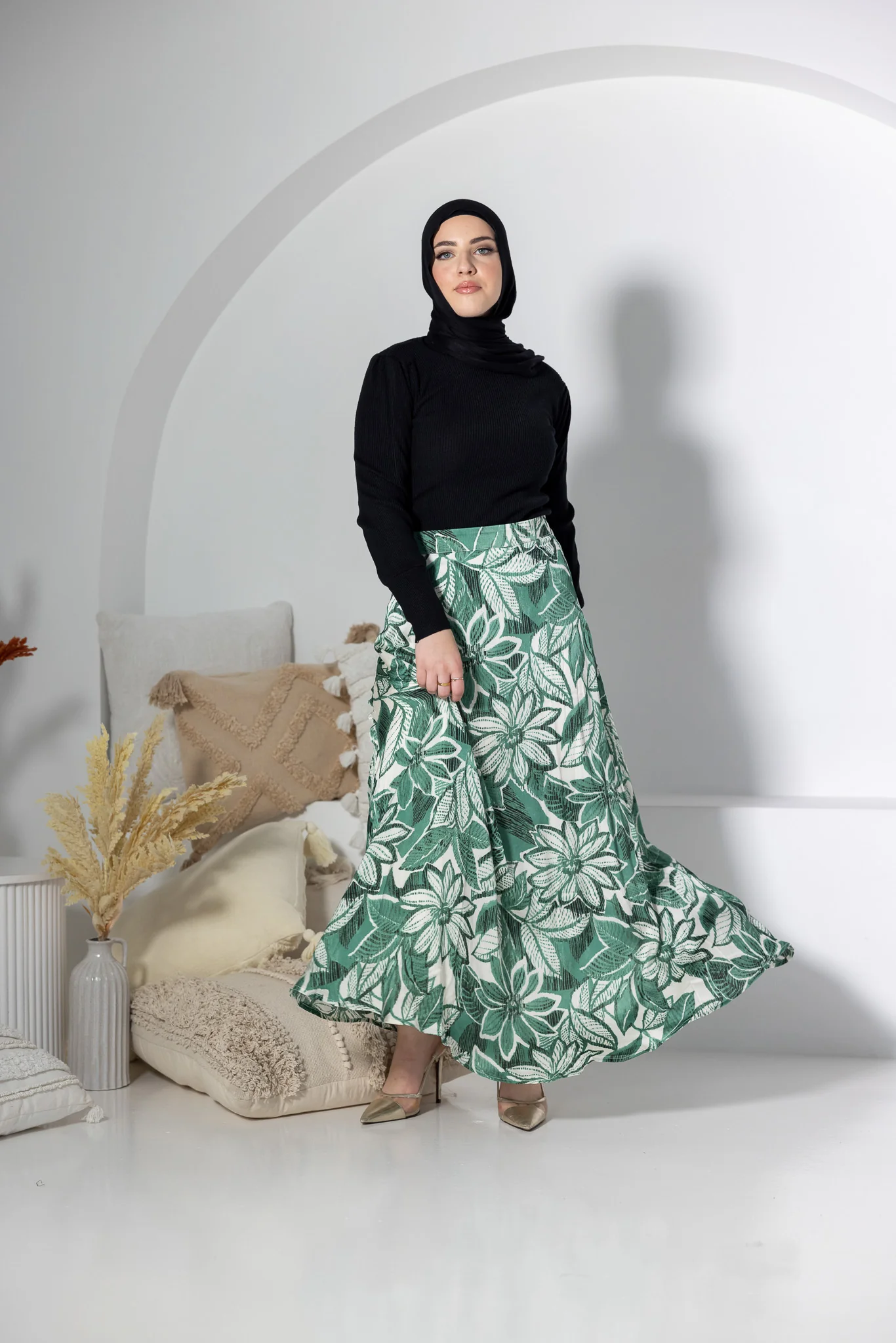 Bella Sleeve Round Neck Jumper - Image 16