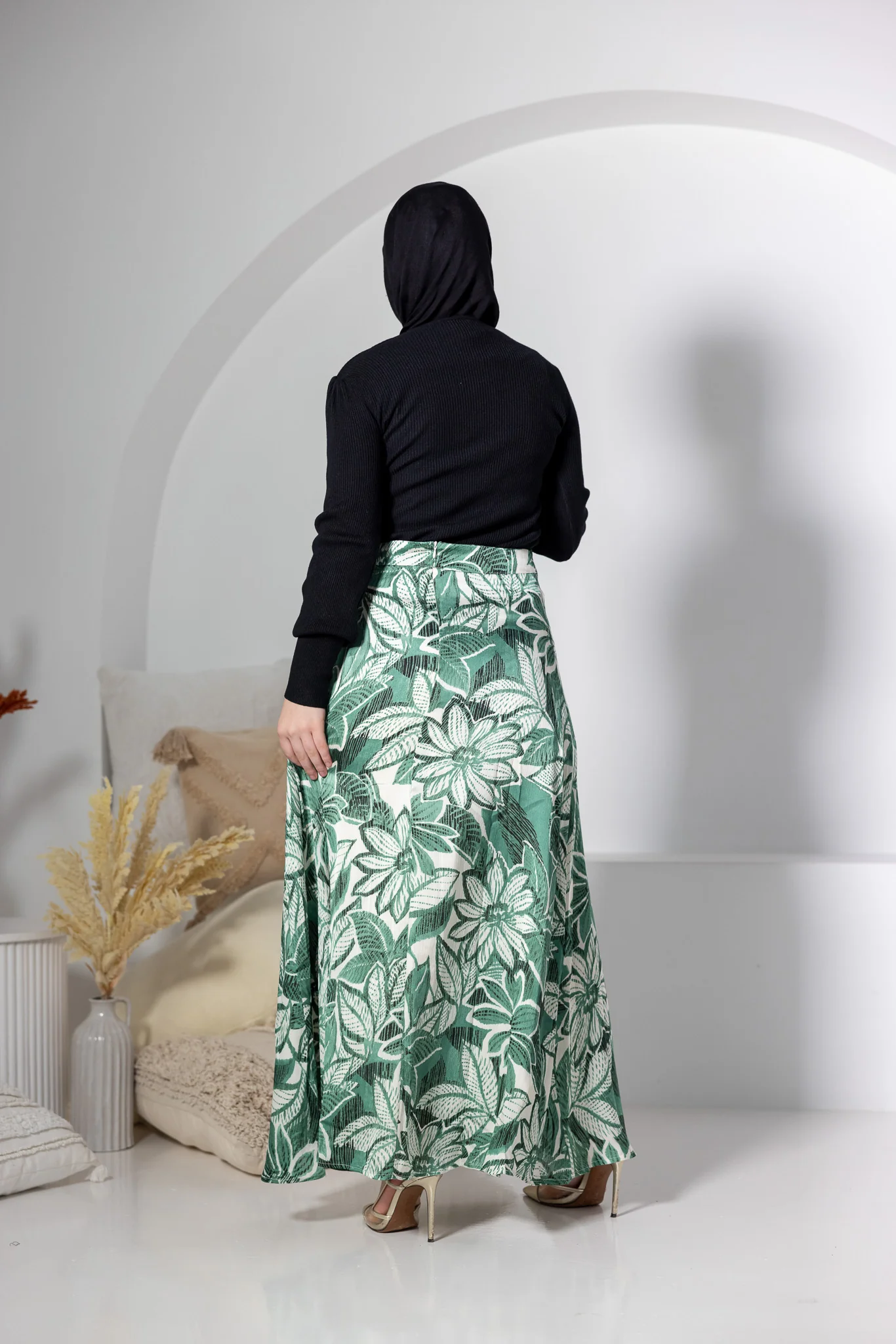 Bella Sleeve Round Neck Jumper - Image 19