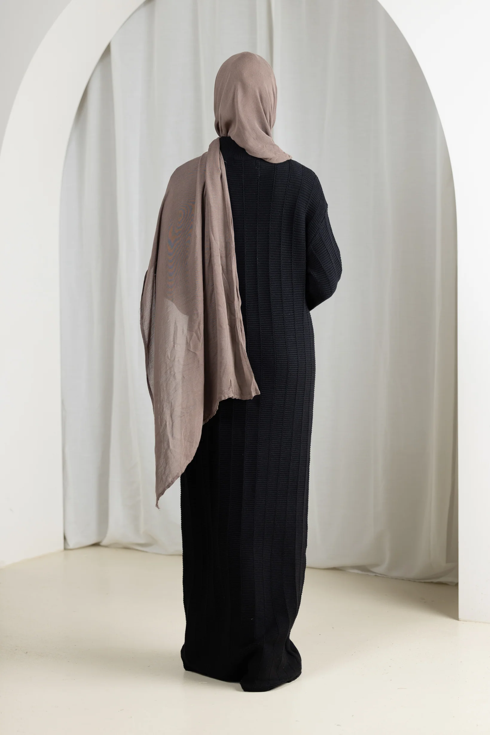 Brumal Maxi Knit Abaya - Image 17
