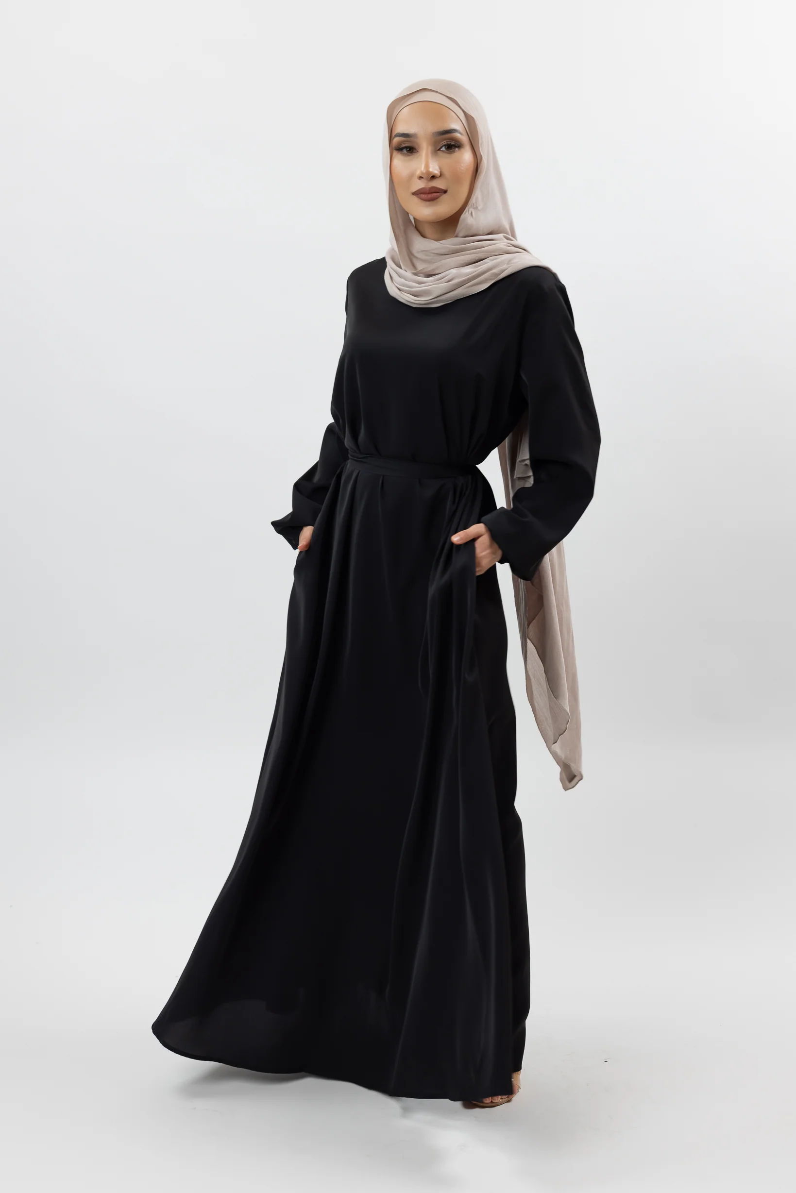 Closed Sleeve Abaya - Shades of Black - Image 7