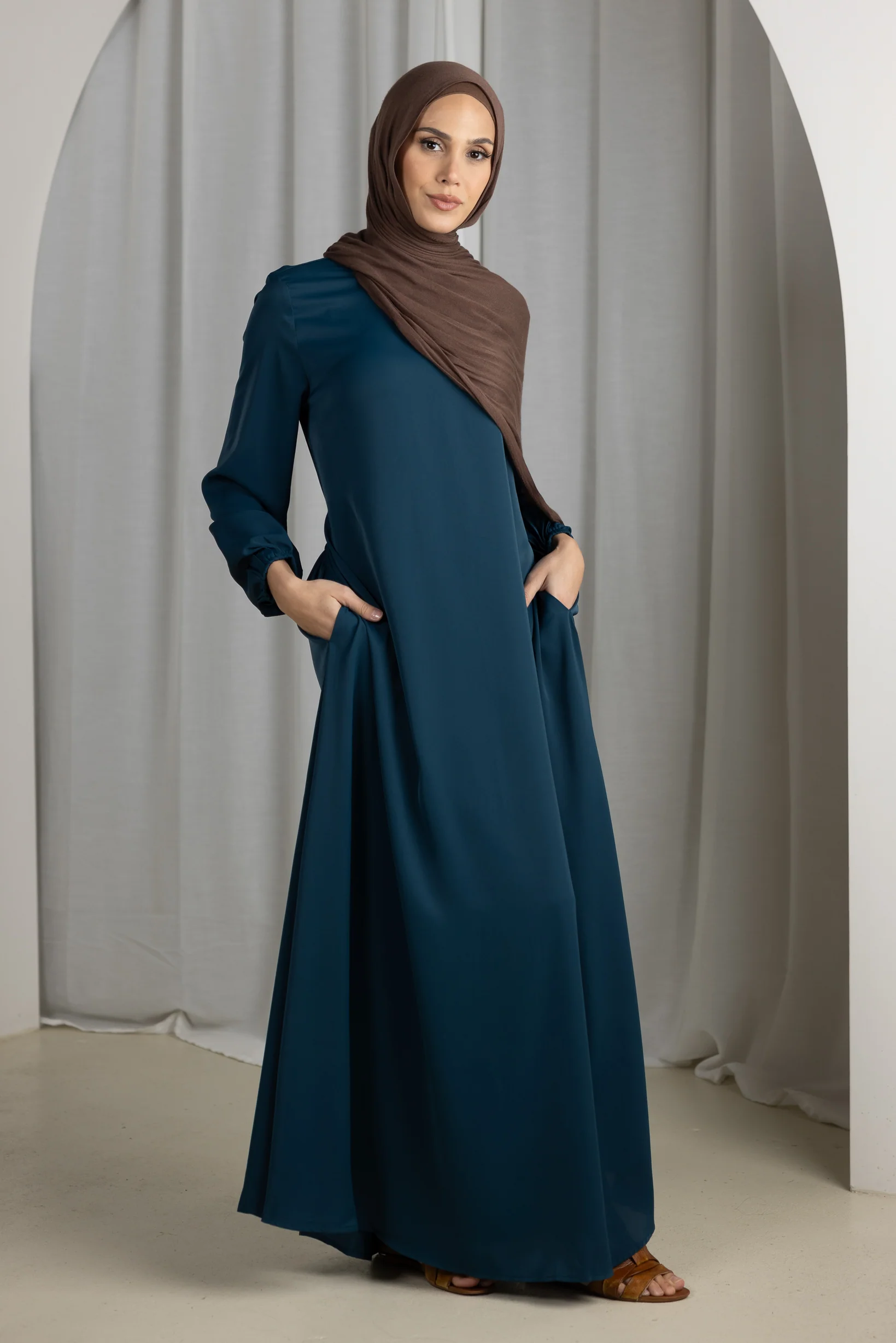 Closed Sleeve Abaya - Shades of Blue - Image 2