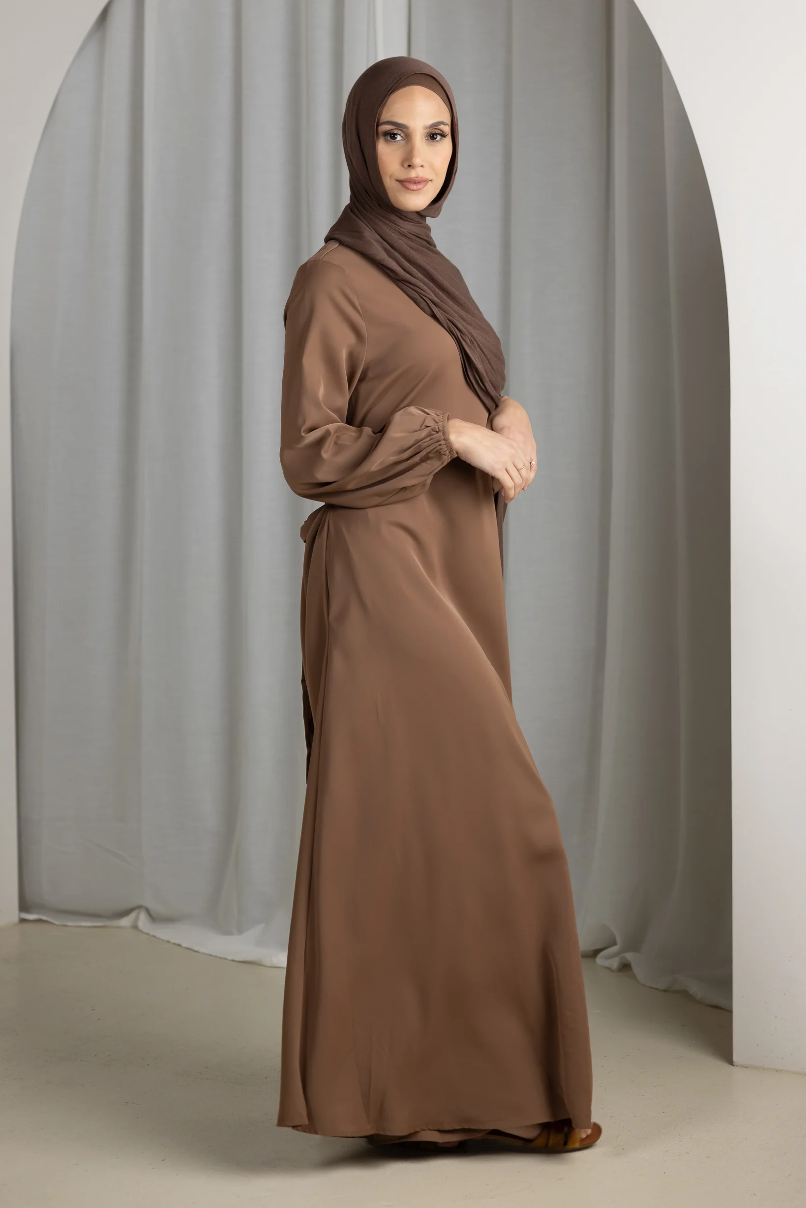 Closed Sleeve Abaya - Shades of Brown - Image 3