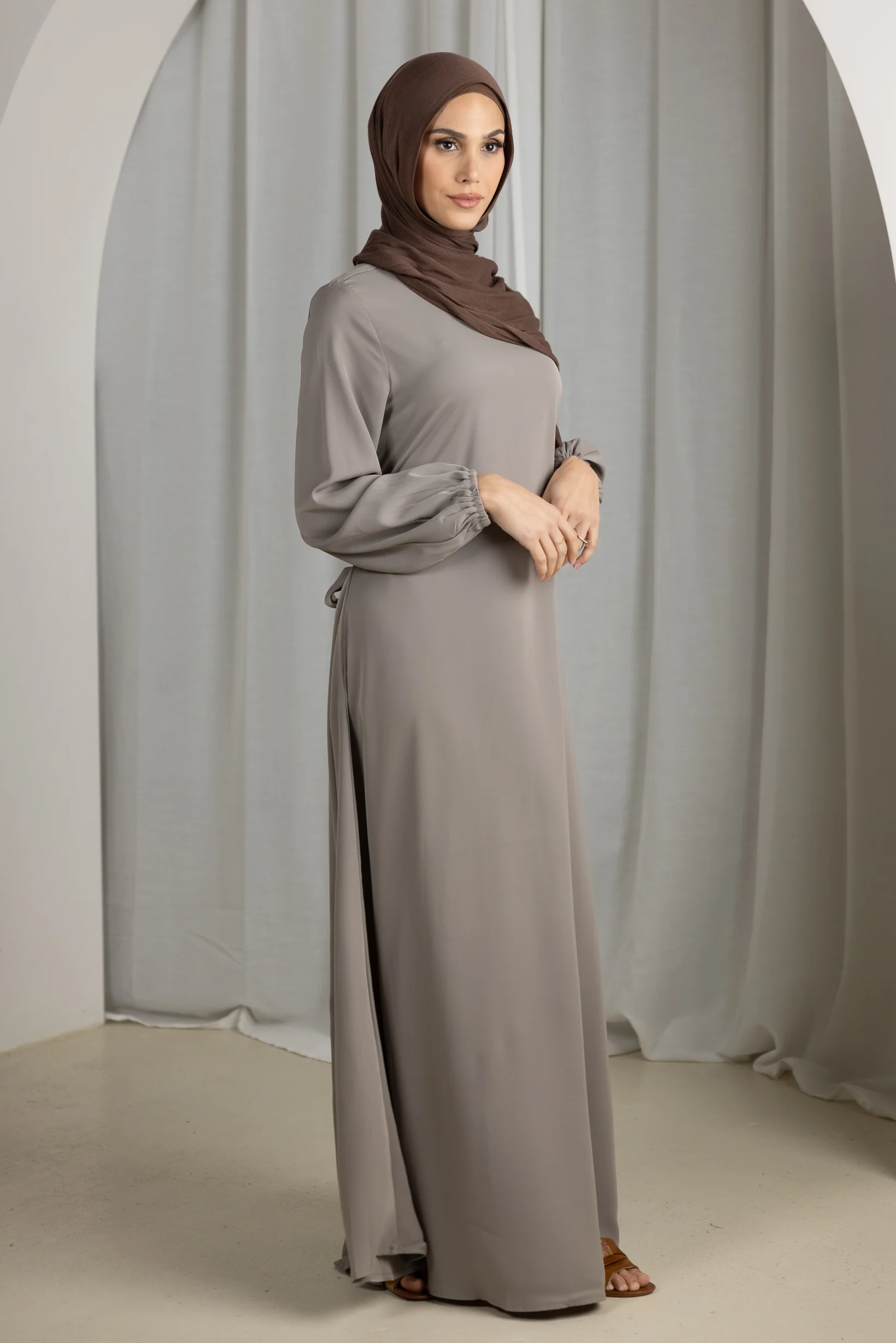 Closed Sleeve Abaya - Shades of Dark Nude - Image 7