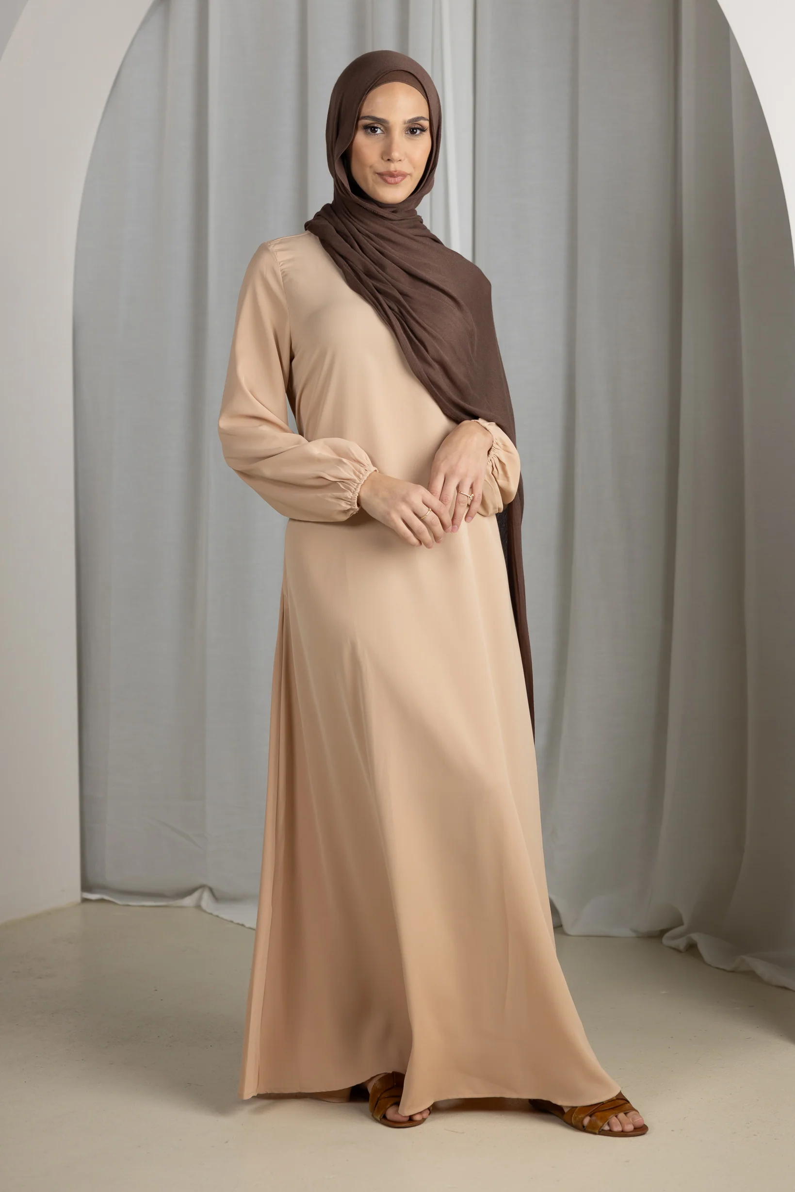 Closed Sleeve Abaya - Shades of Nude - Image 5