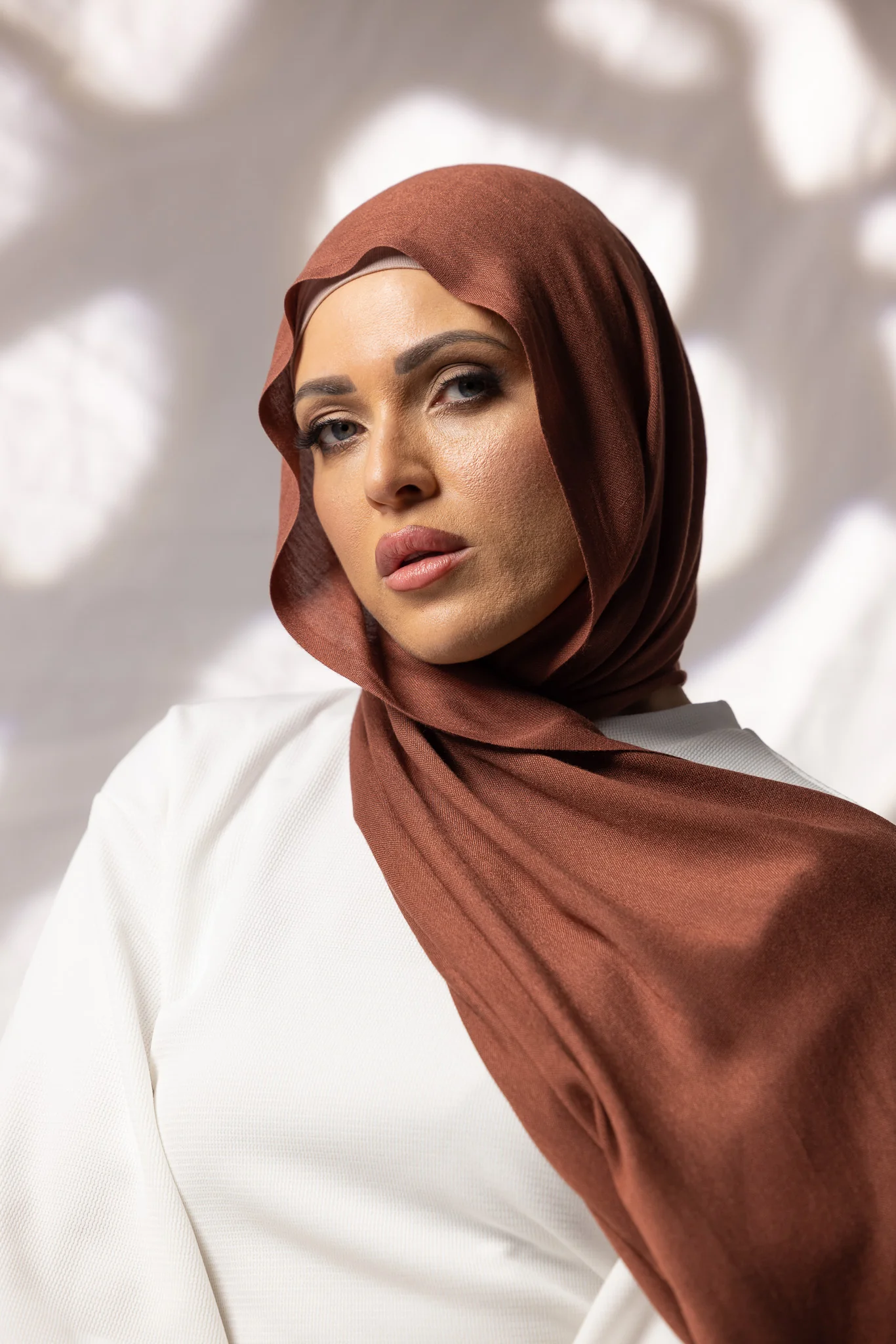 Cotton Tassleless Shawl - Shades of Red - Image 9