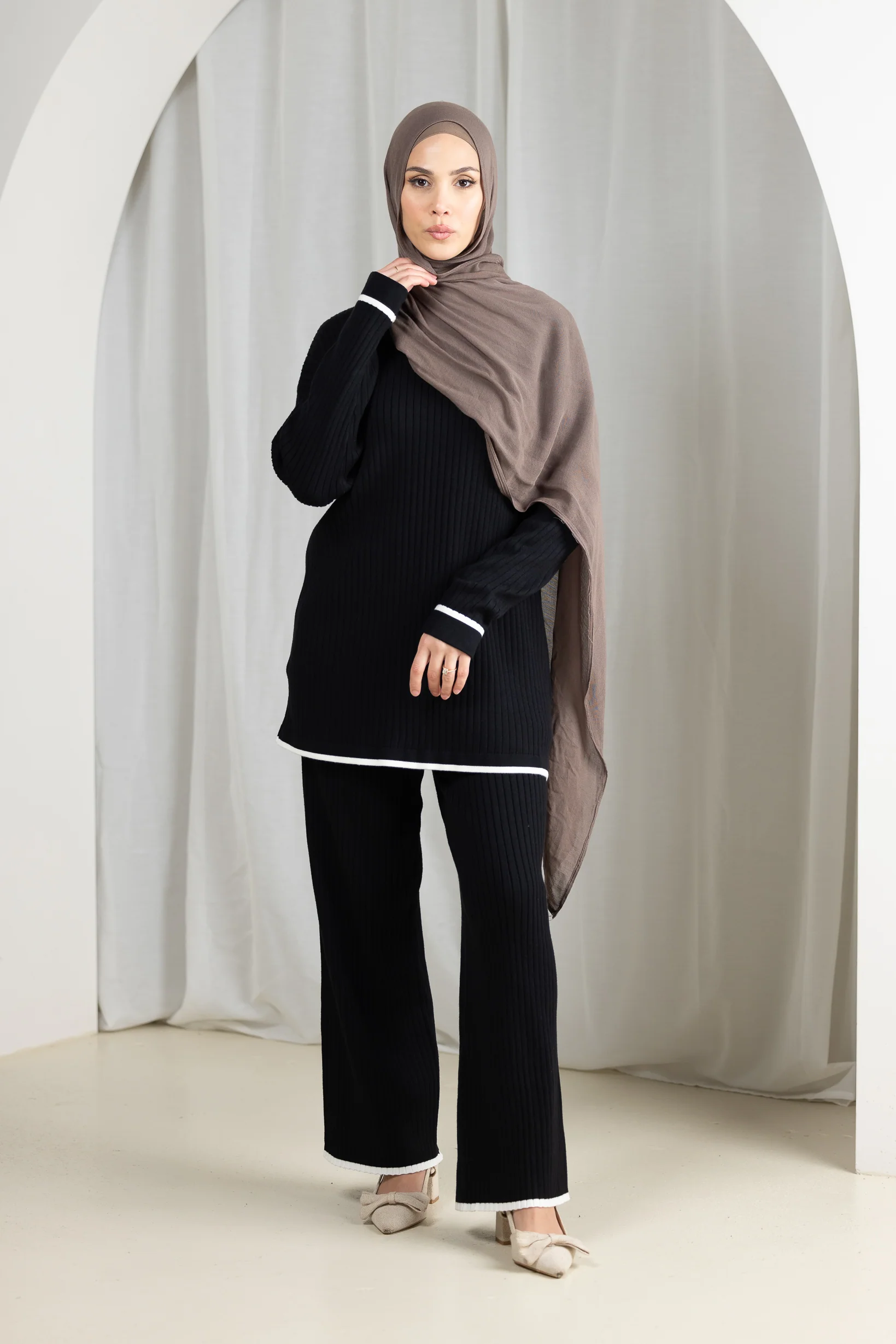 Daria Knit Top and Pants Set - Image 14