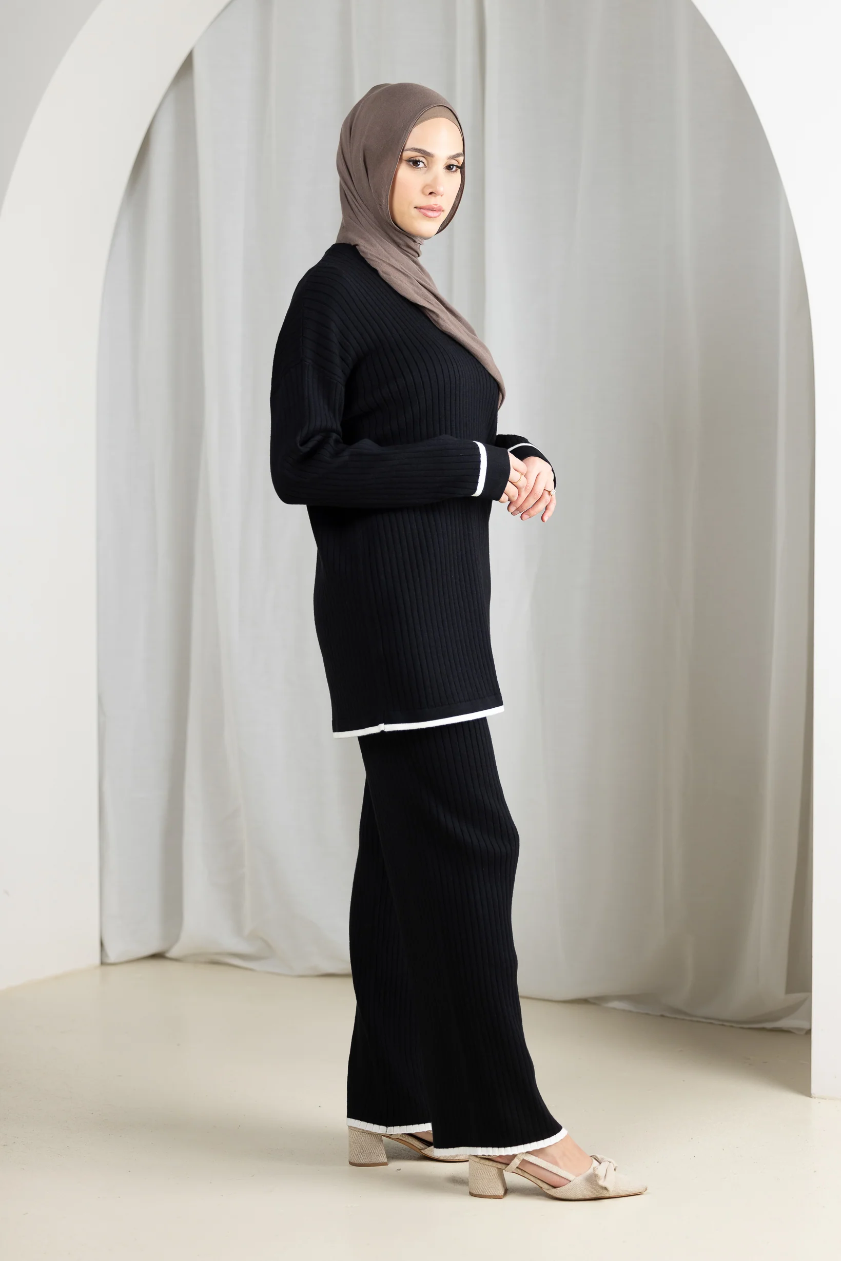Daria Knit Top and Pants Set - Image 18