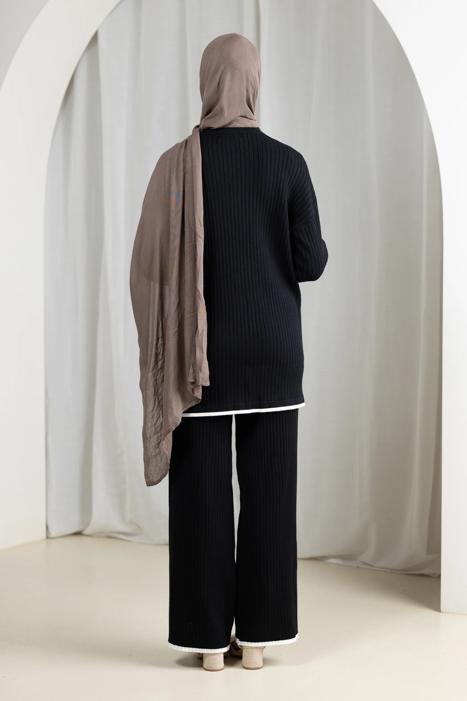 Daria Knit Top and Pants Set - Image 19