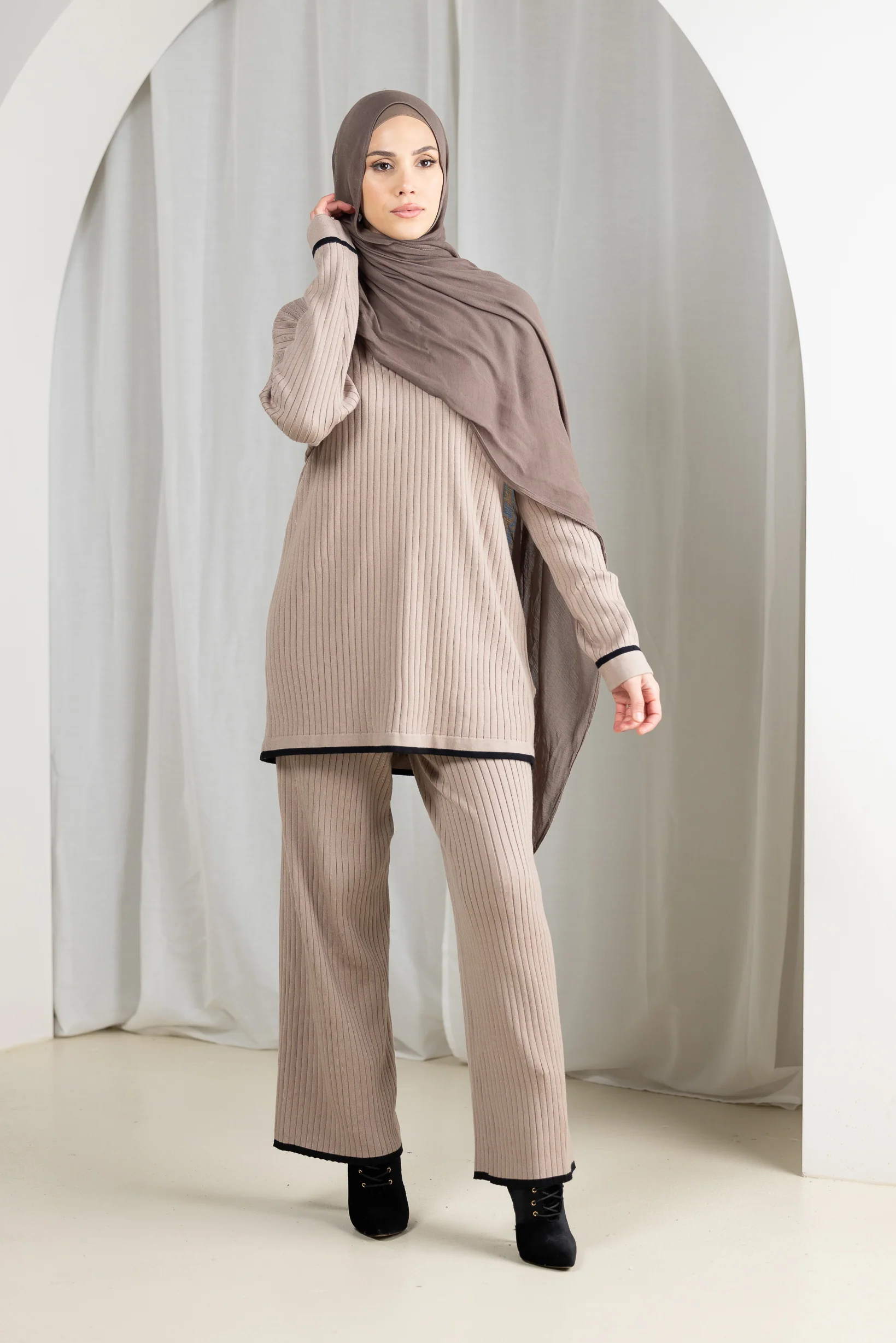 Daria Knit Top and Pants Set - Image 3