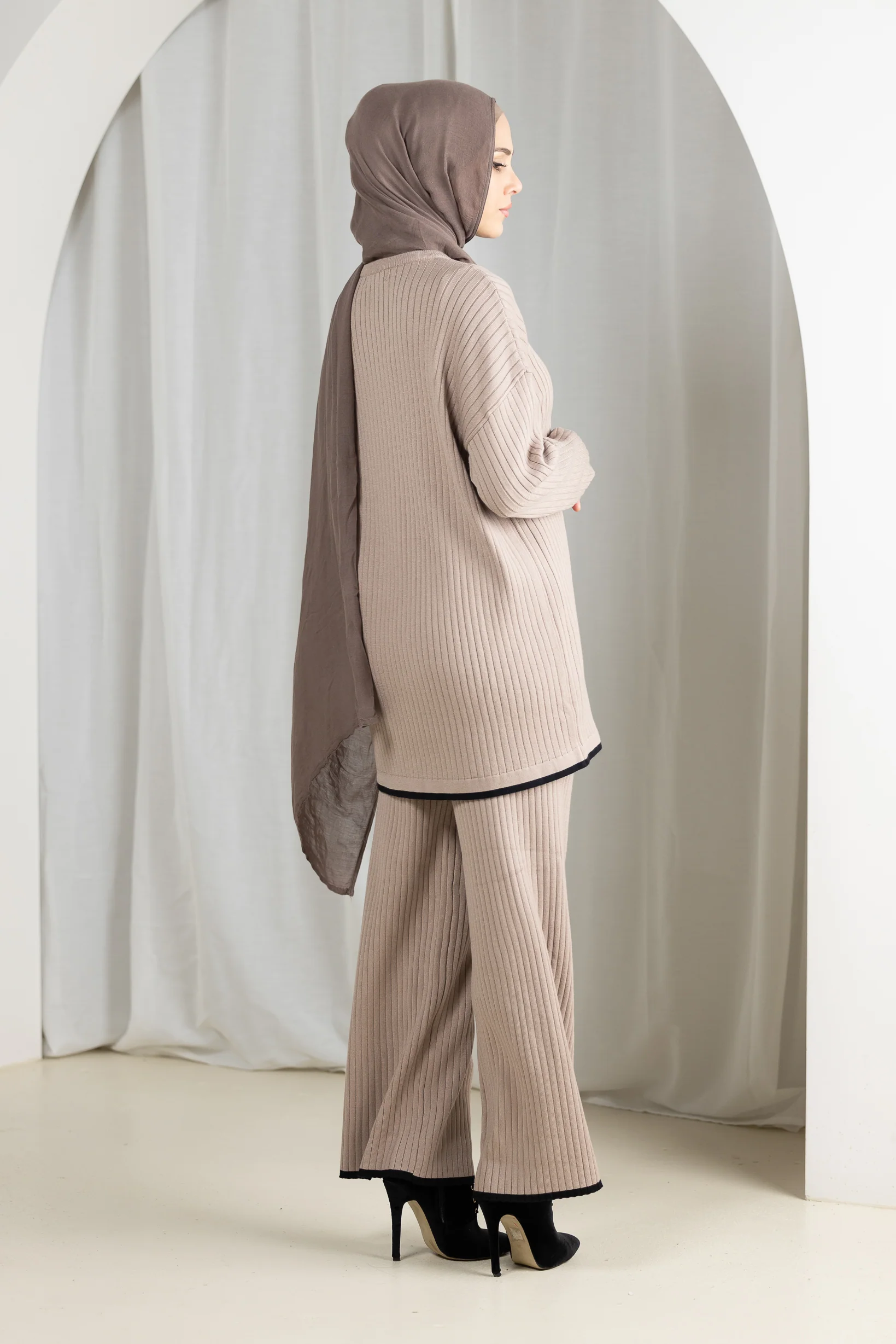 Daria Knit Top and Pants Set - Image 7