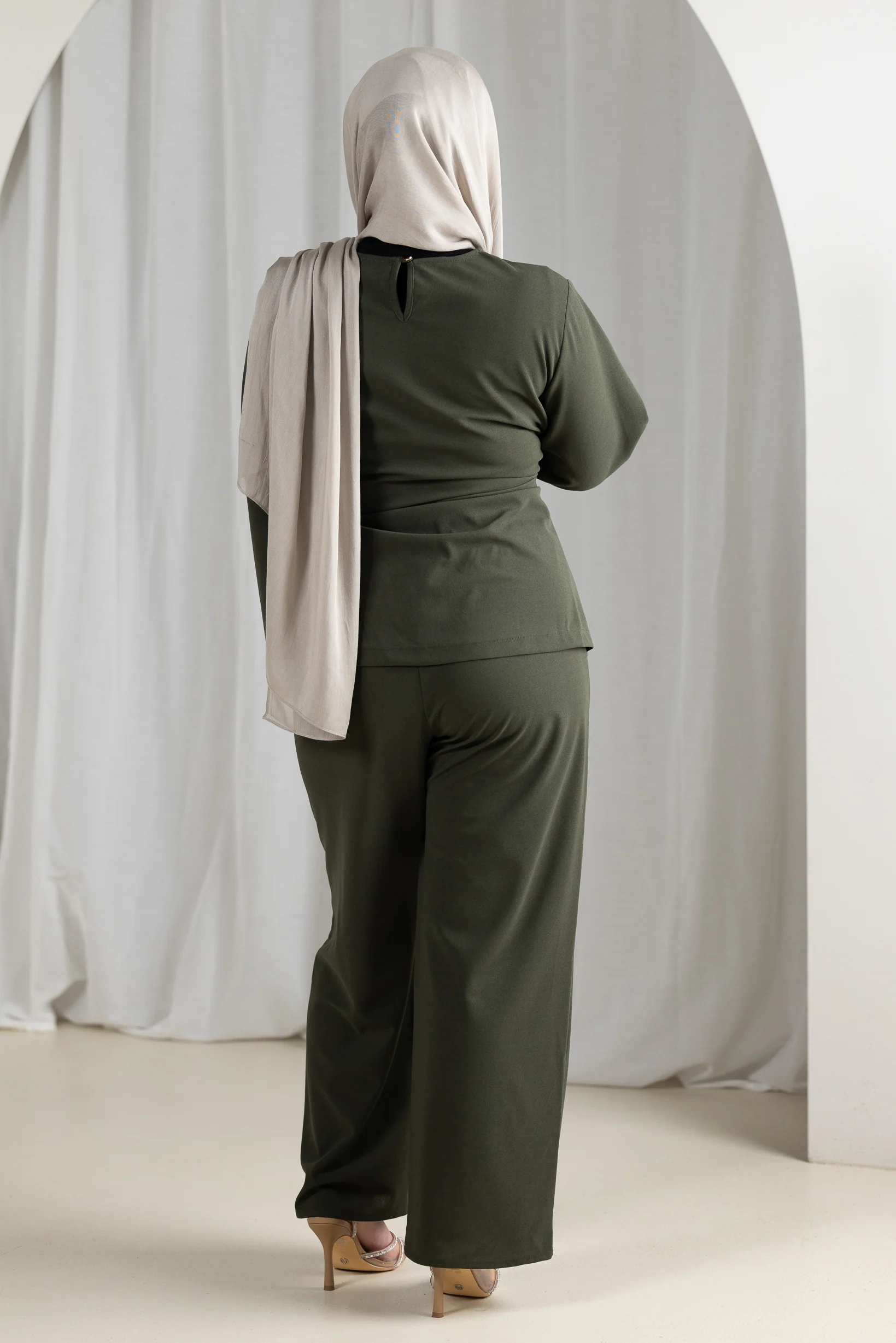 Demour Pants & Top Set - Image 11