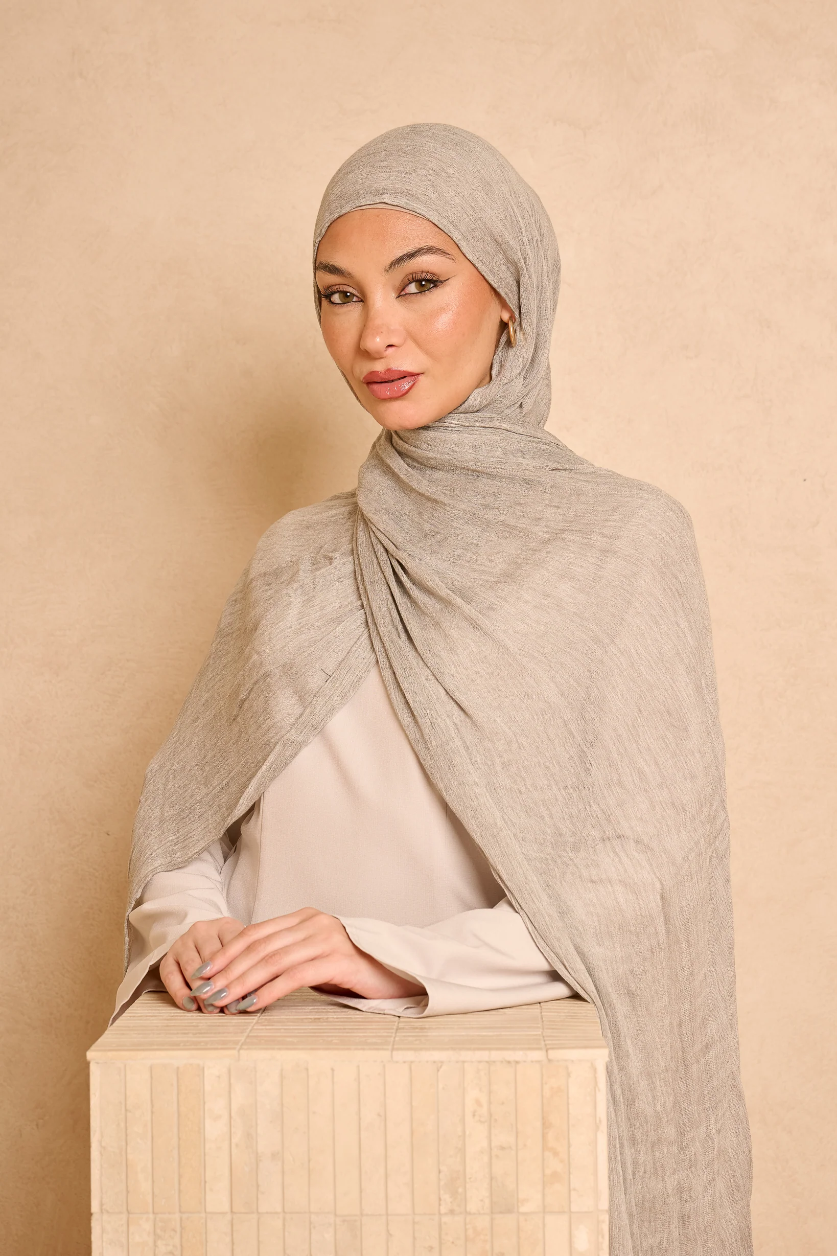 Èlan Luxe Crinkled Shawl - Shades of Grey - Image 6