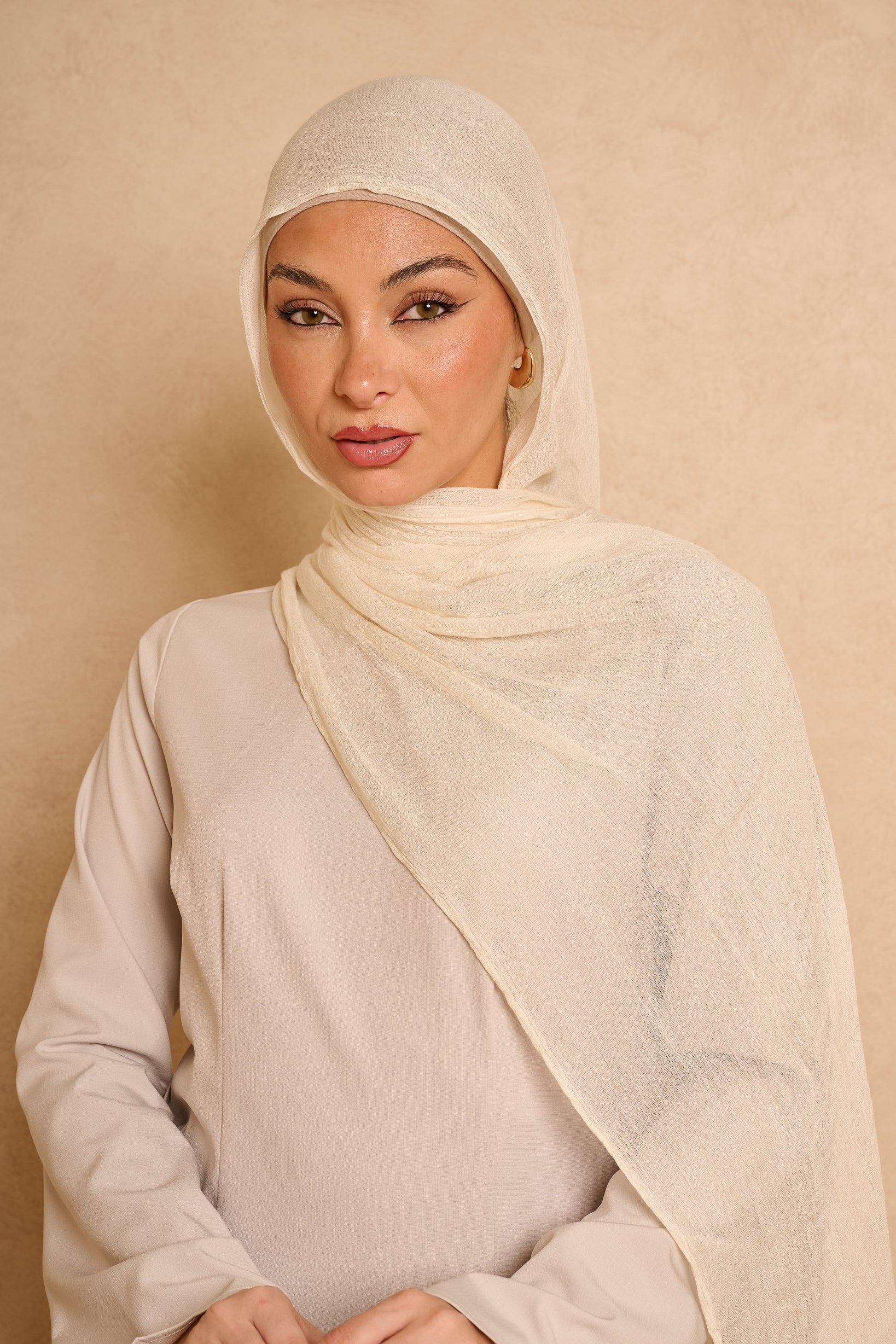 Èlan Luxe Crinkled Shawl - Shades of White - Image 2