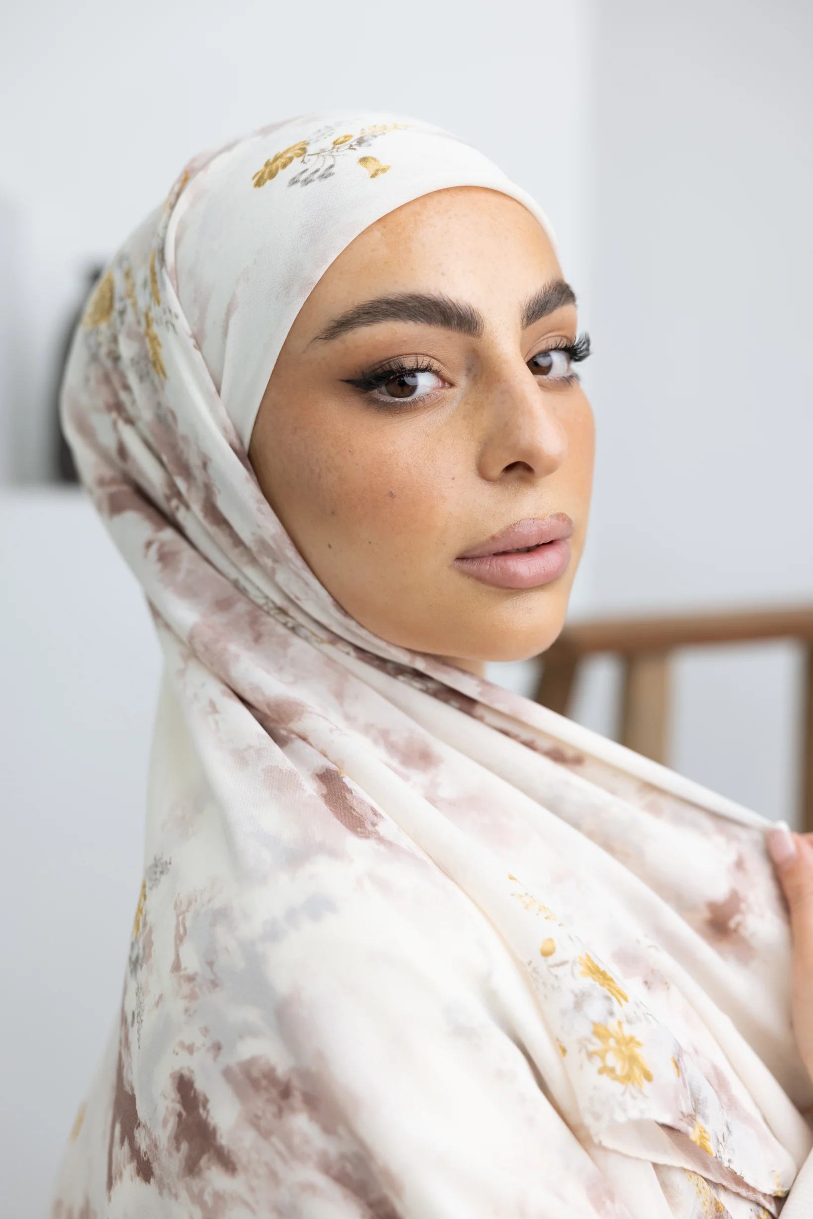 Ivy Square Print Shawl - Image 10