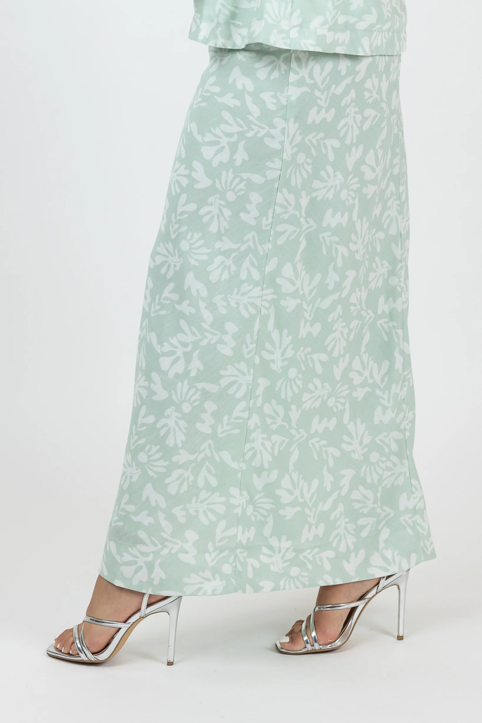 Liyana Linen Skirt - Image 4