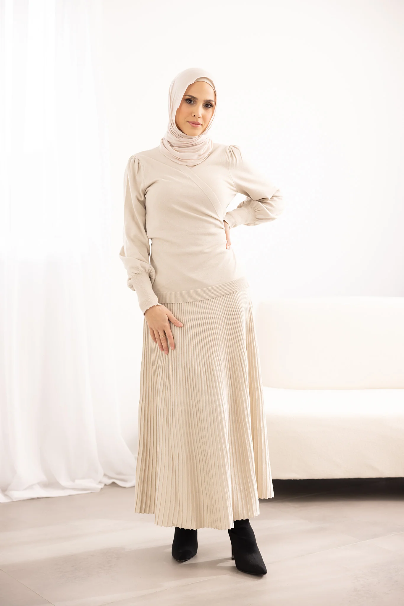 Lora Knit Skirt - Image 9
