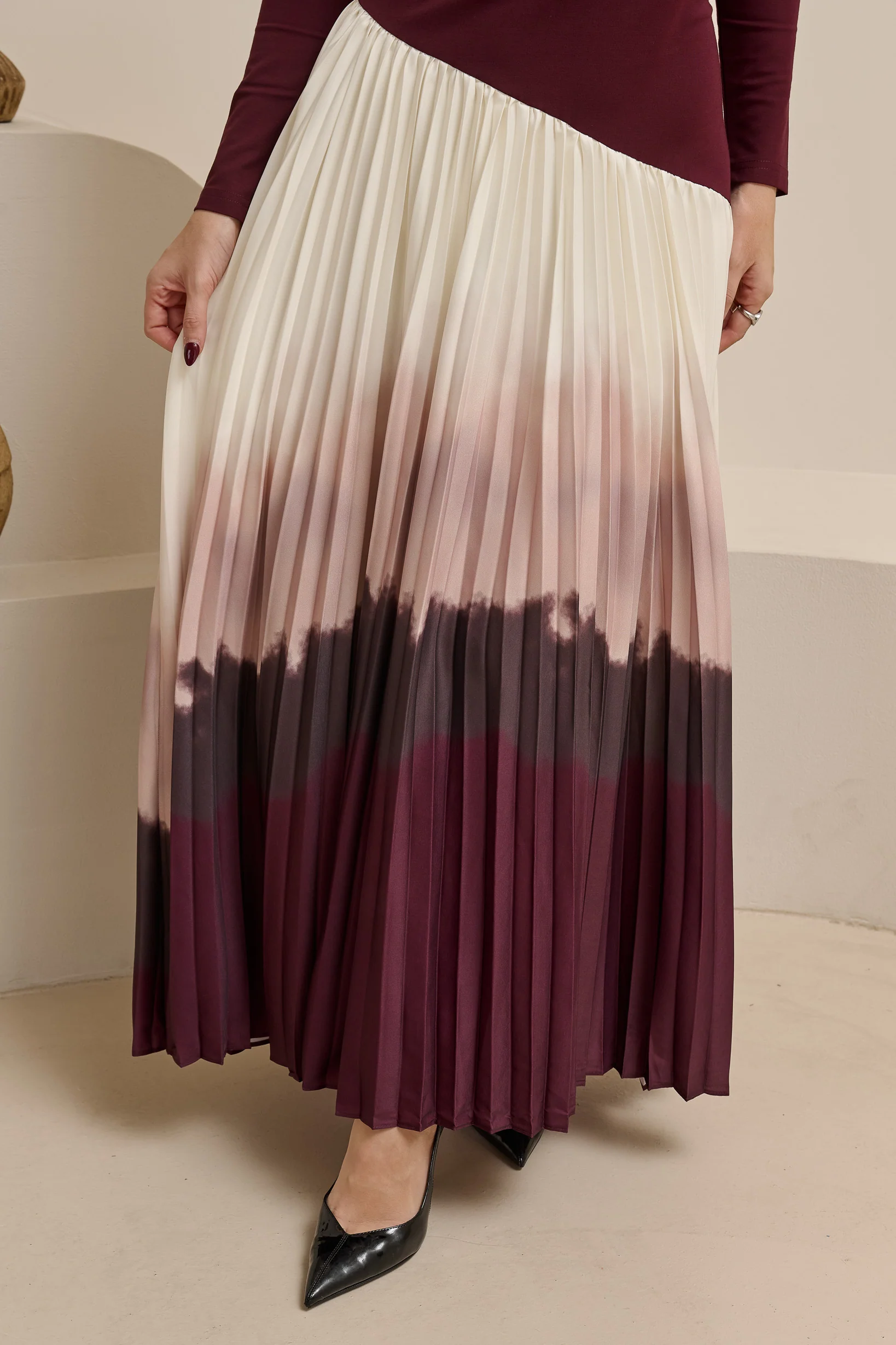 Miraj Ombre Pleat Dress - Image 4