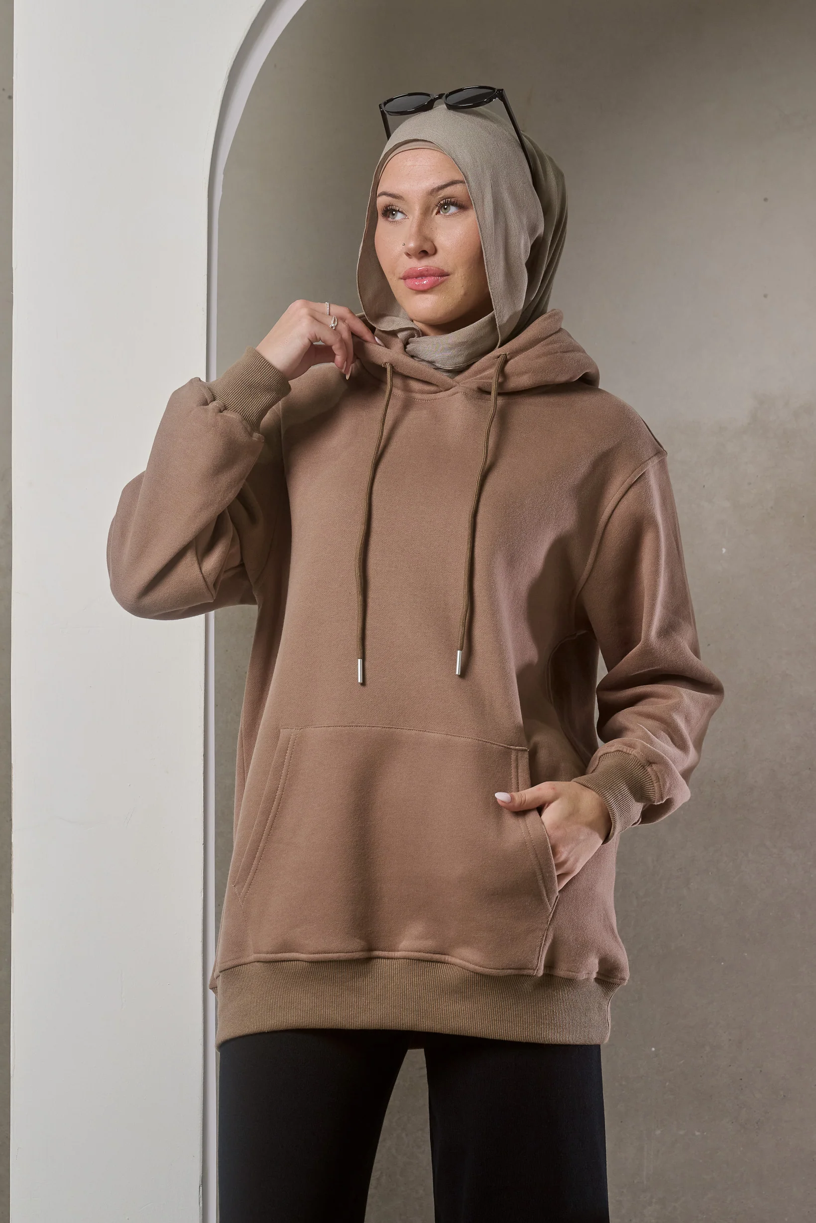 Modelle/Move Logo Hooded Top - Image 9