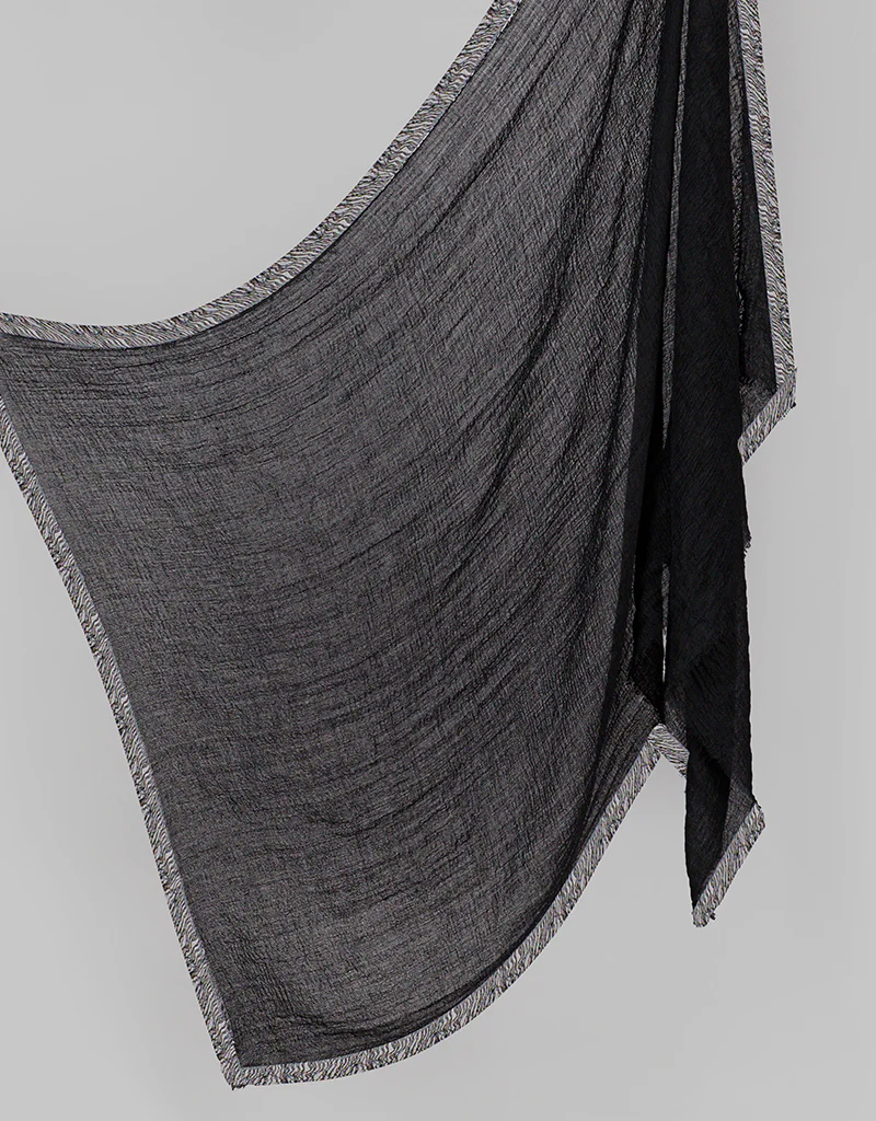 Modelle Crinkled Scarf - Shades of Black - Image 4