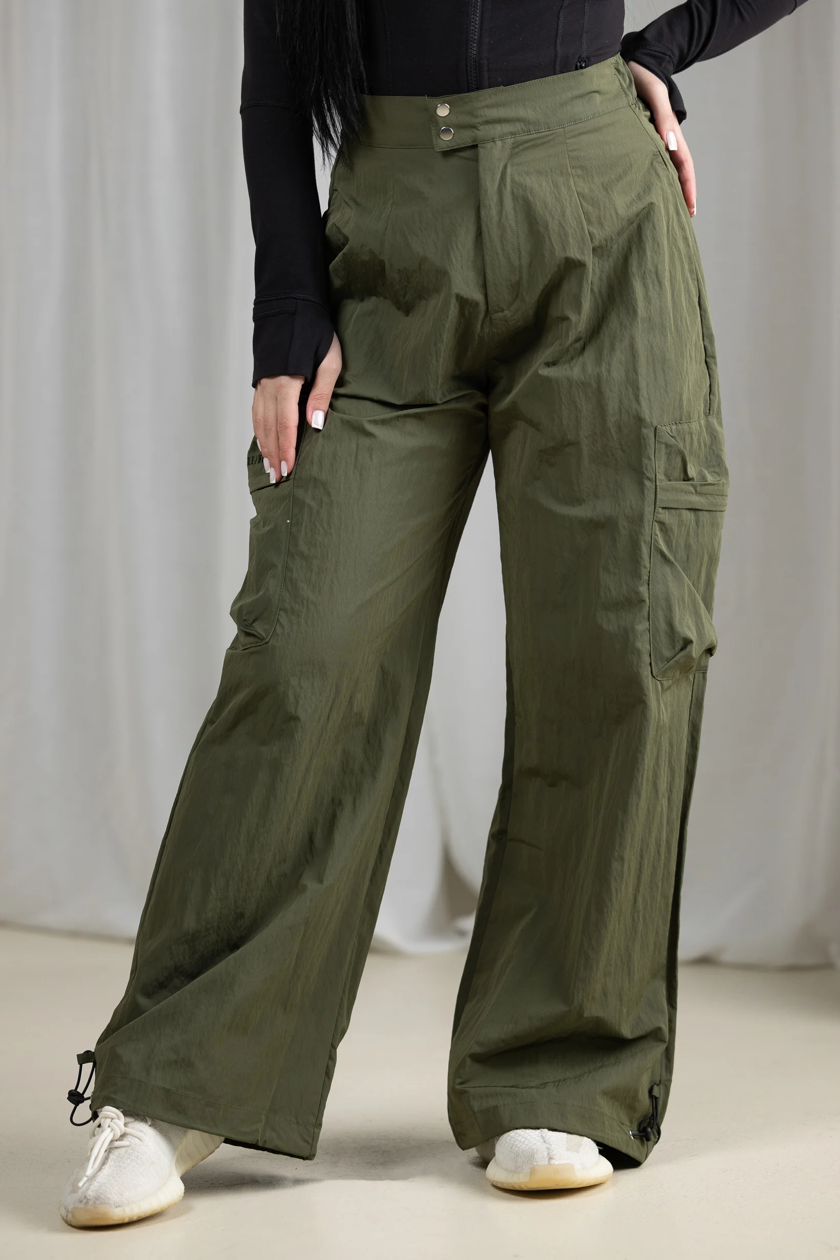 Modelle/Move Archi Parachute Pants - Image 11