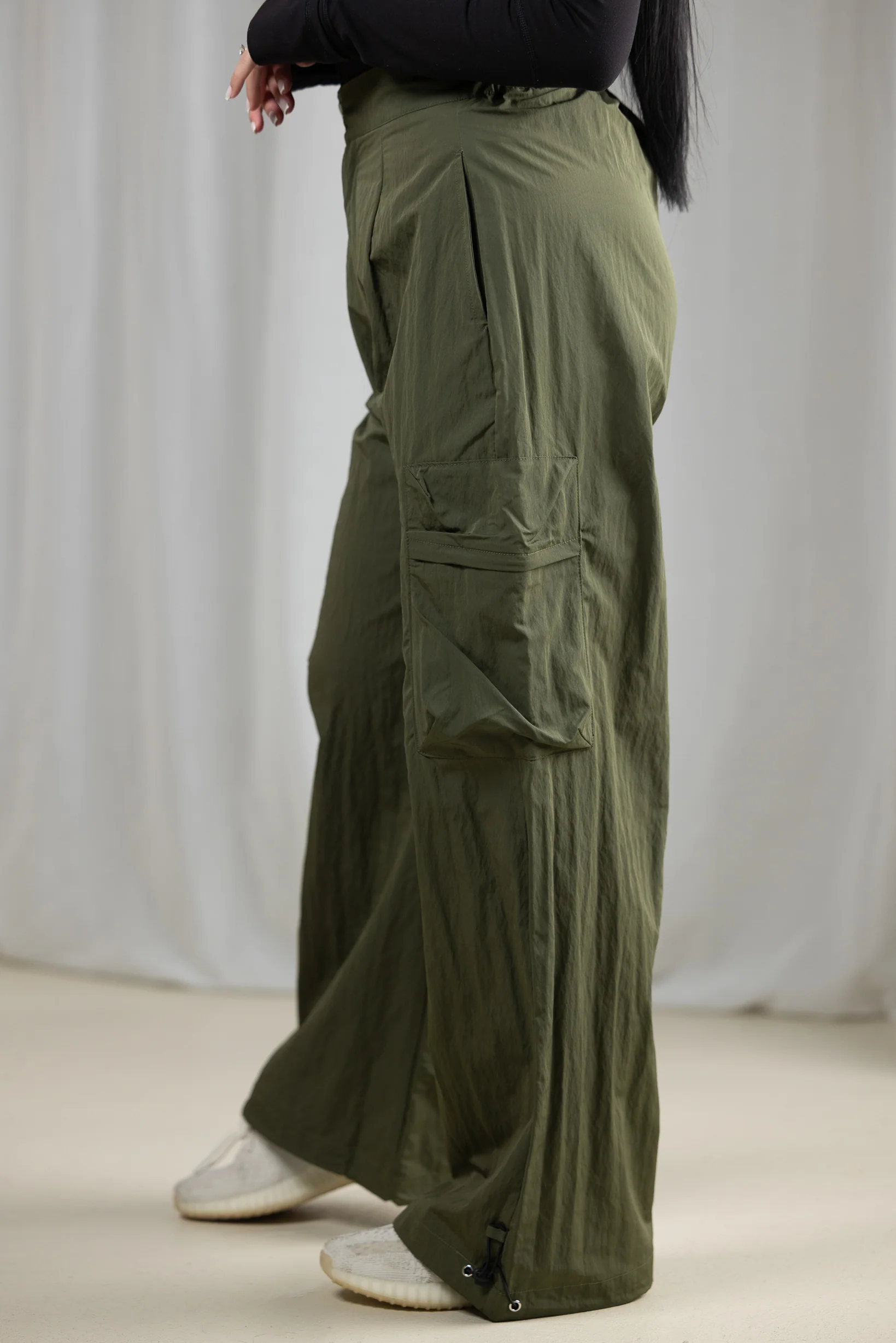 Modelle/Move Archi Parachute Pants - Image 14
