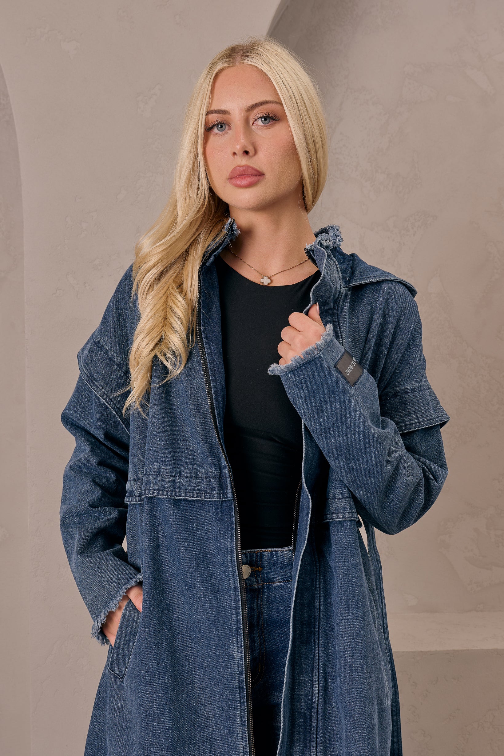 Modelle/Move Aurum Denim Trench - Image 4