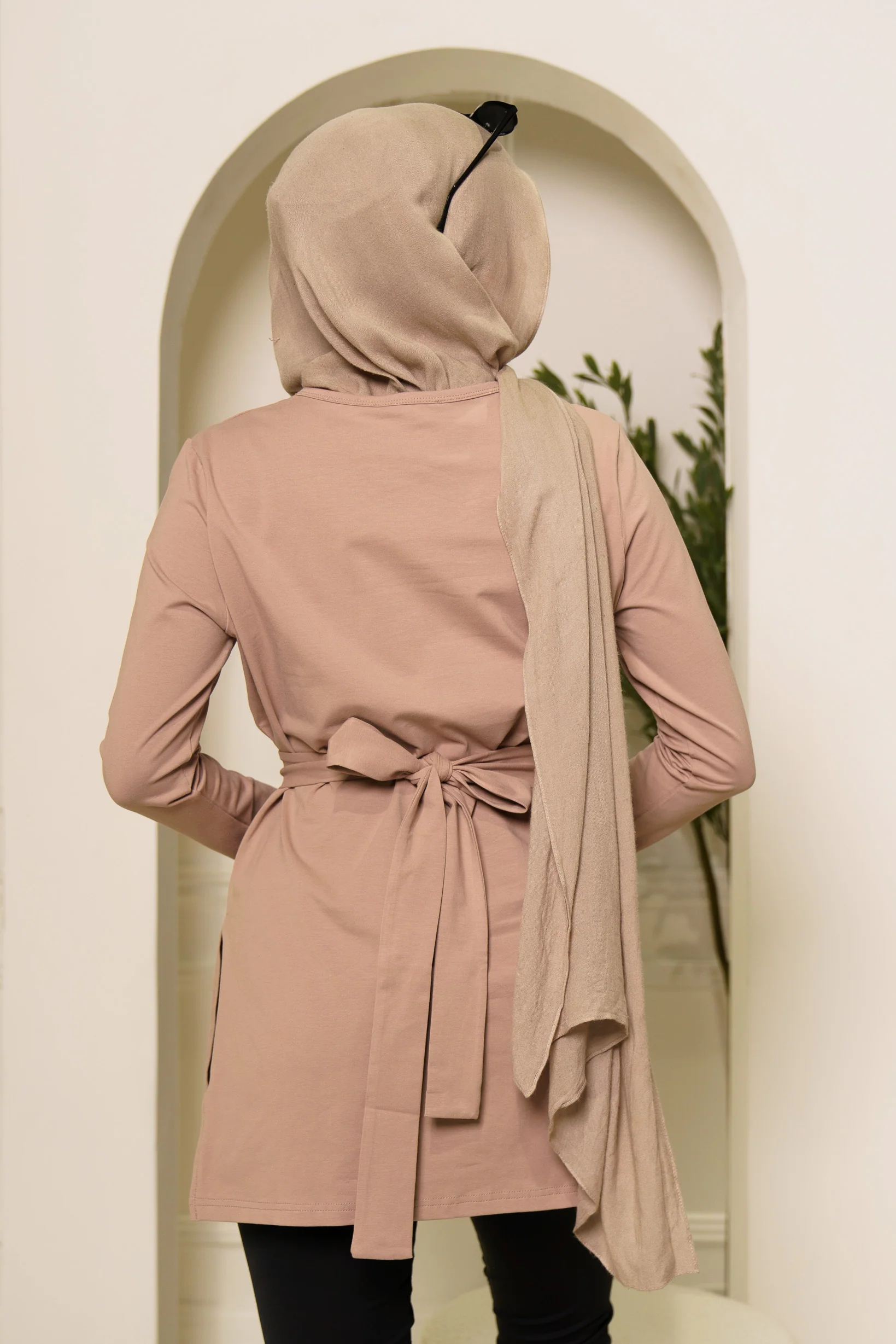 Modelle/Move Dana Split Tie Top - Image 3