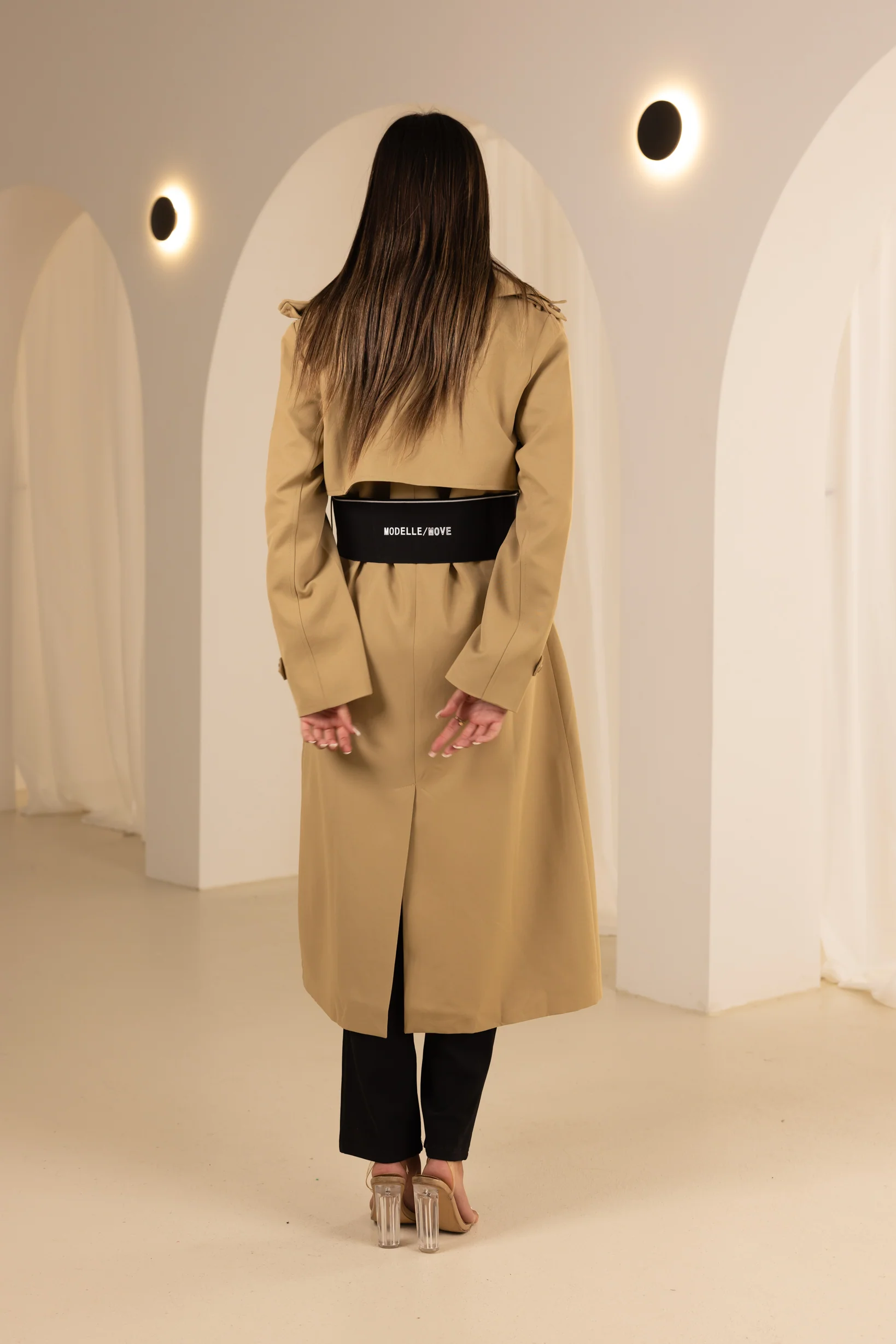 Modelle/Move Detailed Trench Coat - Image 6