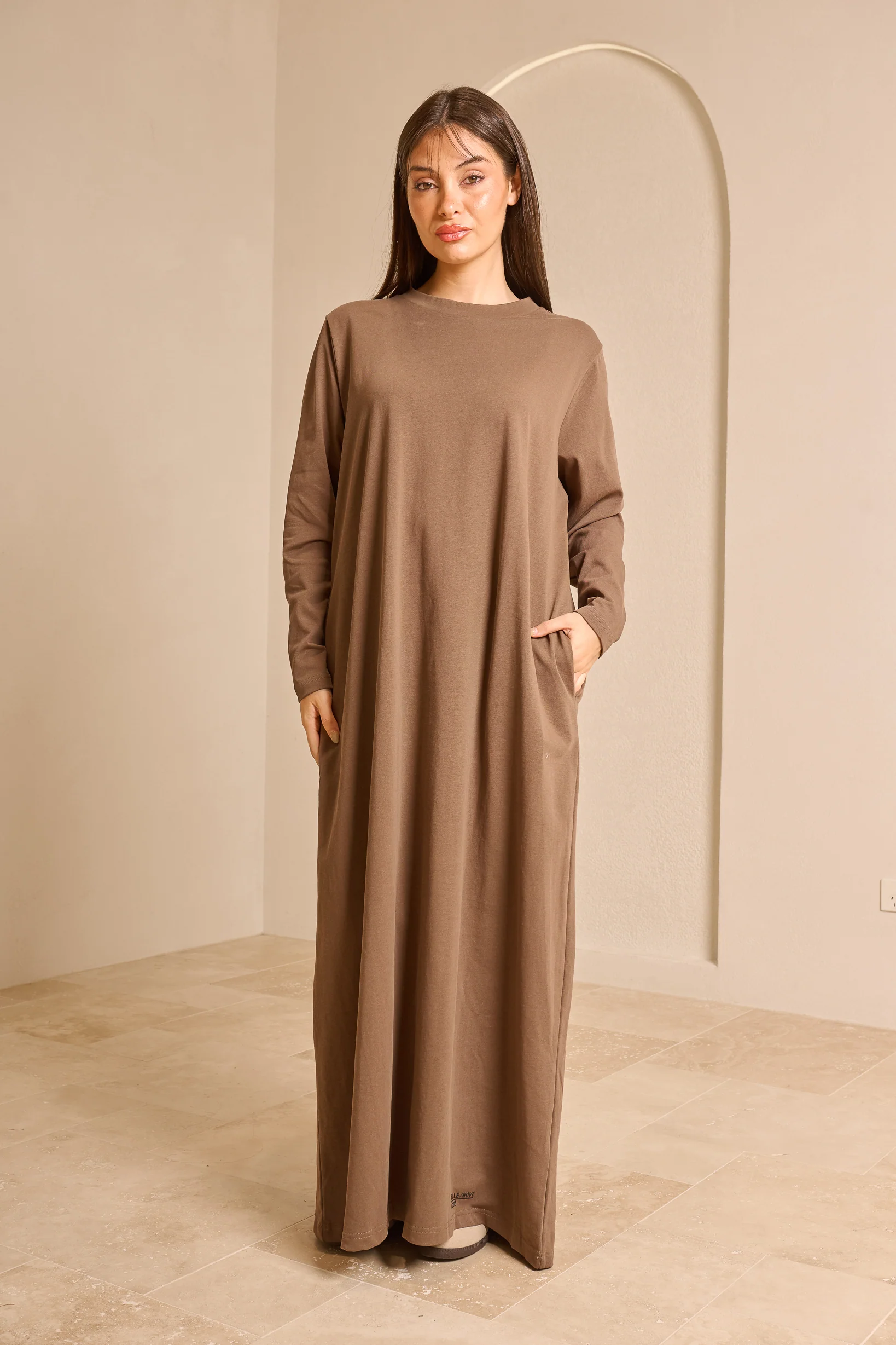 Modelle/Move Essential Maxi Dress —  Aurum Edit - Image 4
