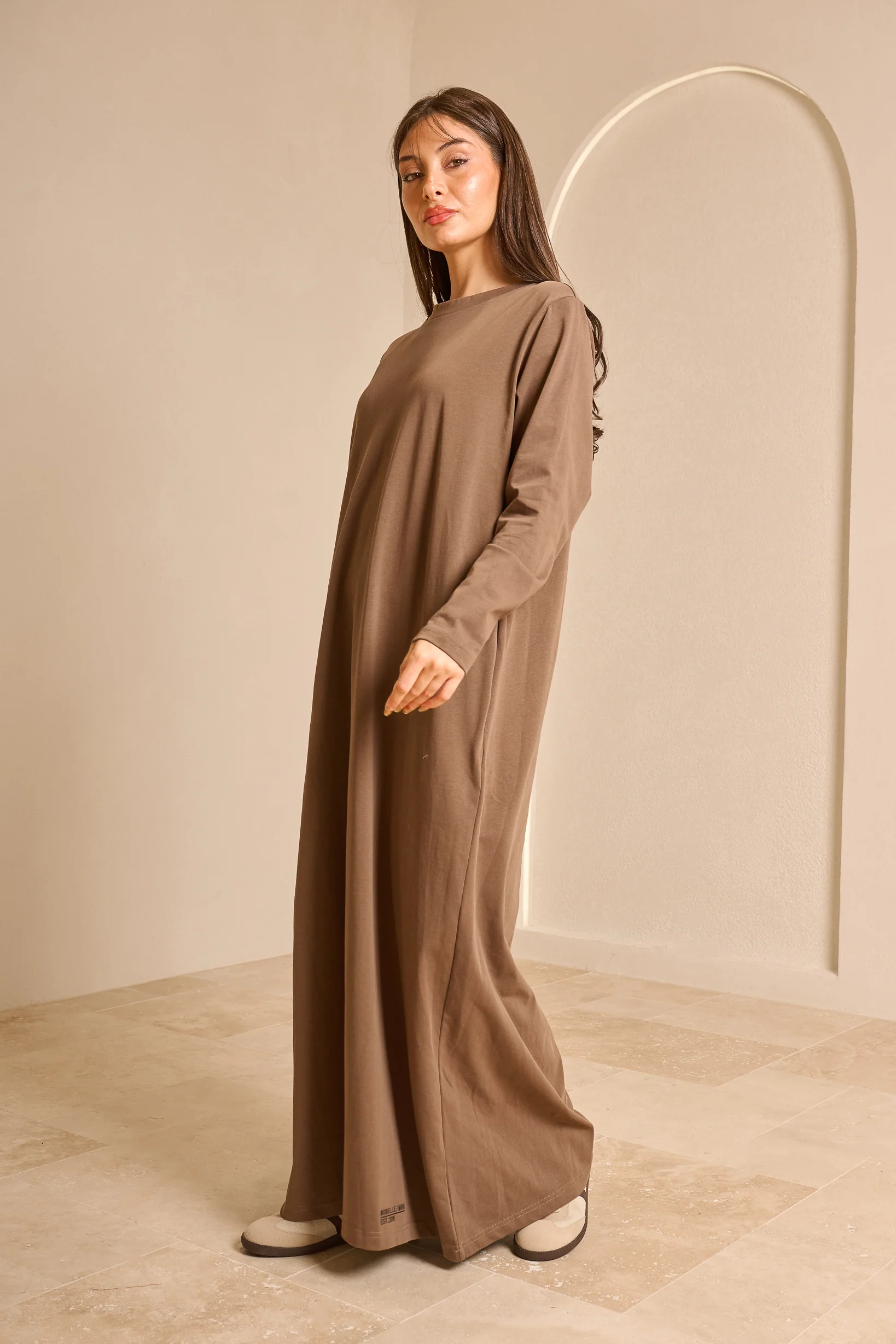 Modelle/Move Essential Maxi Dress —  Aurum Edit - Image 9