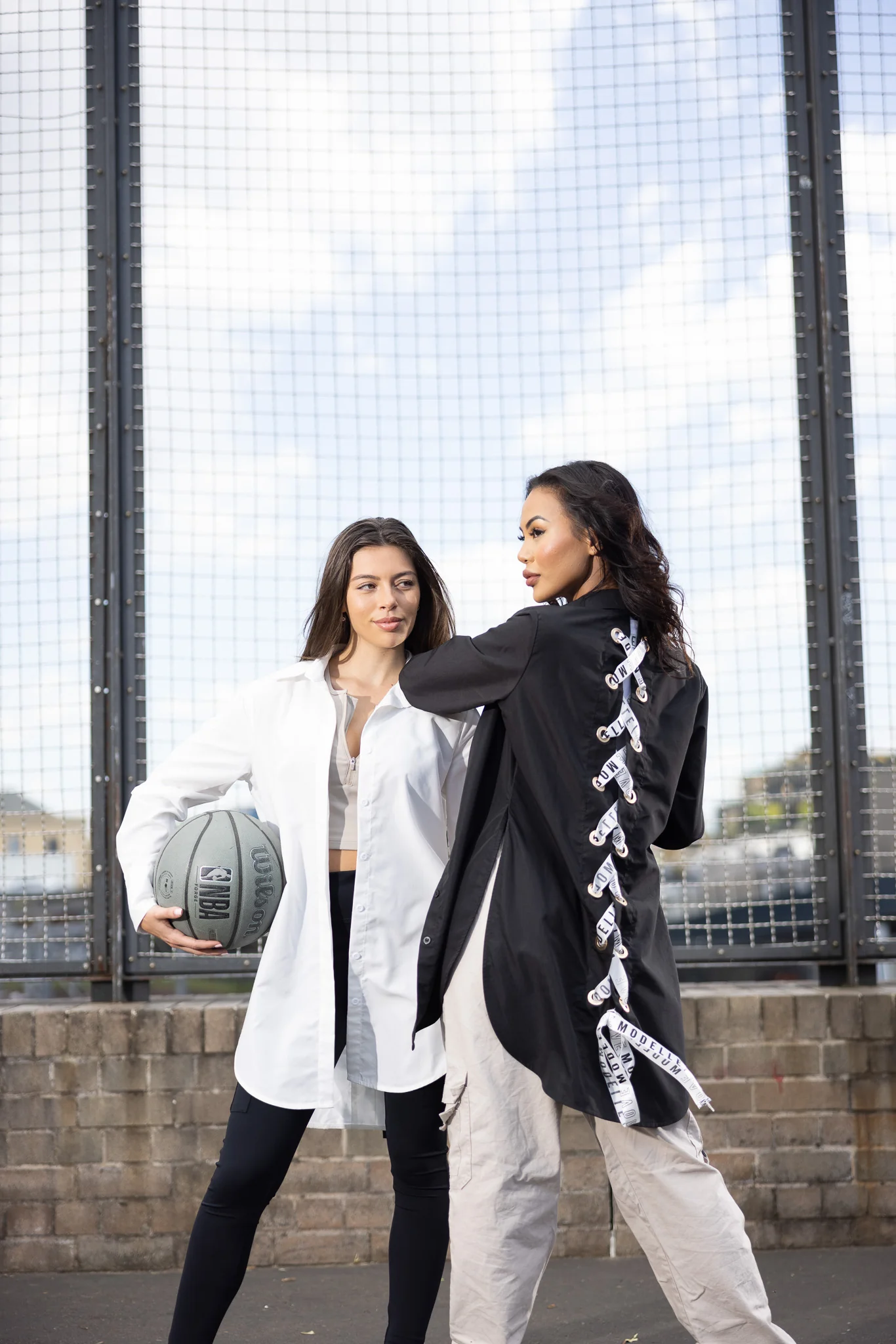 Modelle/Move Lace Back Shirt - Image 19