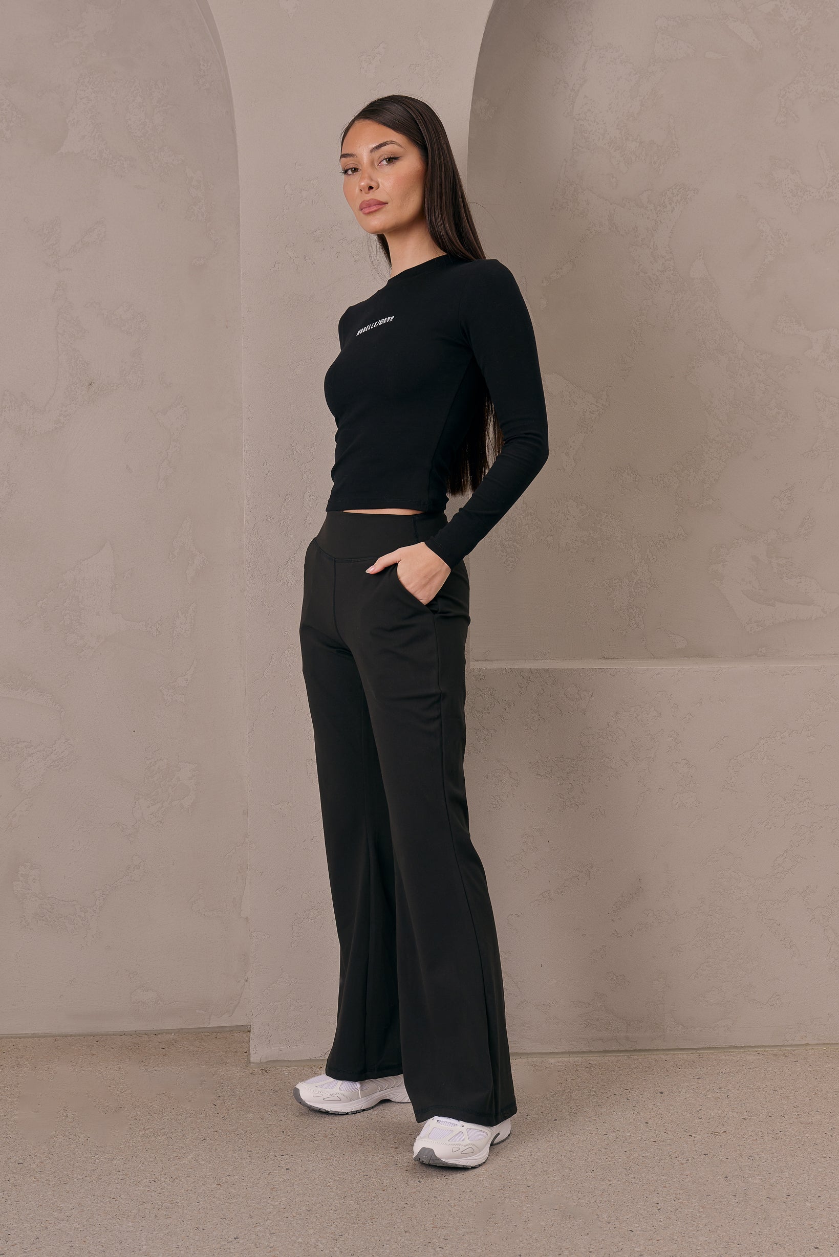 Modelle/Move Lune Yoga Pants - Image 3