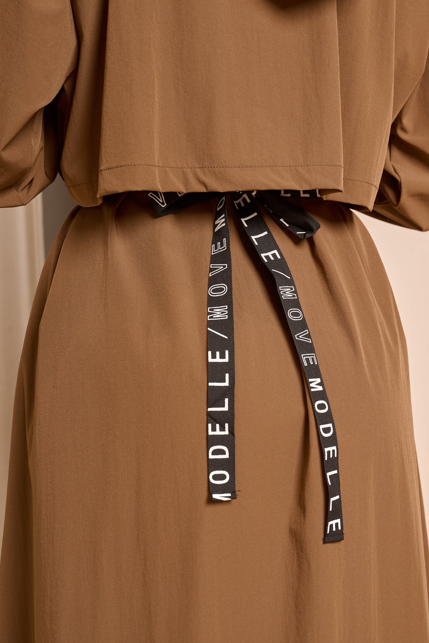 Modelle/Move Motiv Jacket — ÈLAN Edit - Image 4
