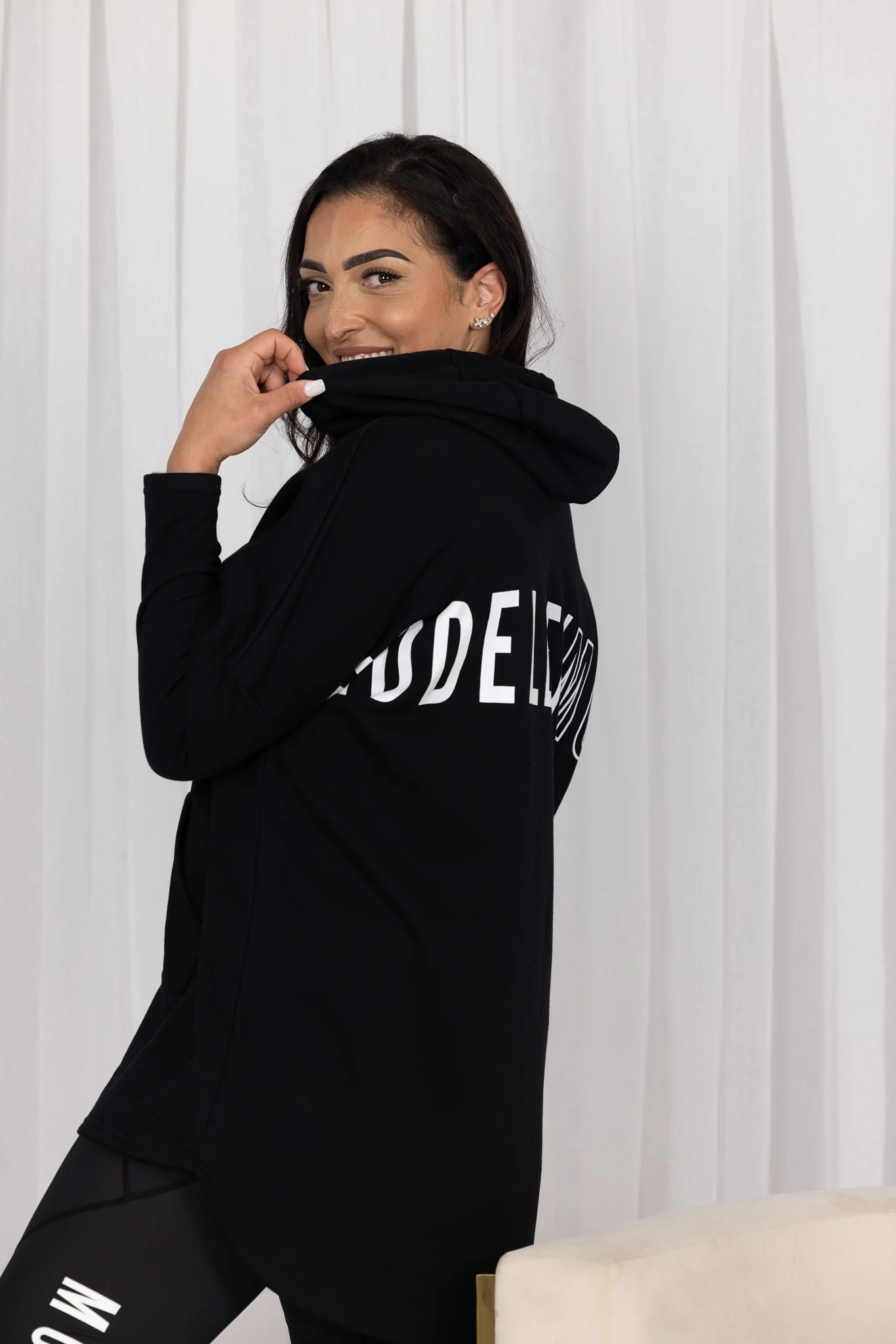 Modelle/Move Oversized Hooded Jumper - Image 18
