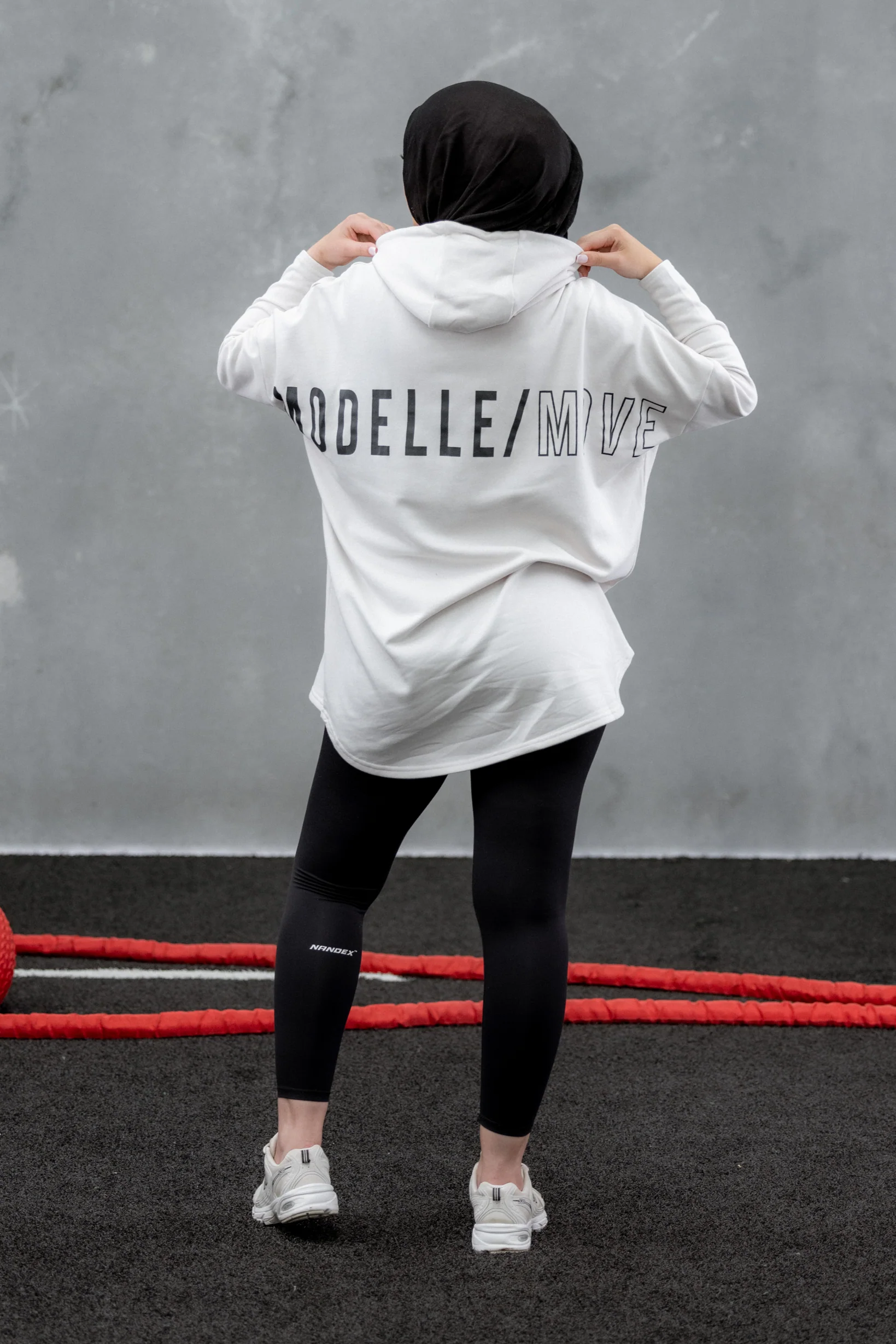 Modelle/Move Oversized Hooded Jumper - Image 2