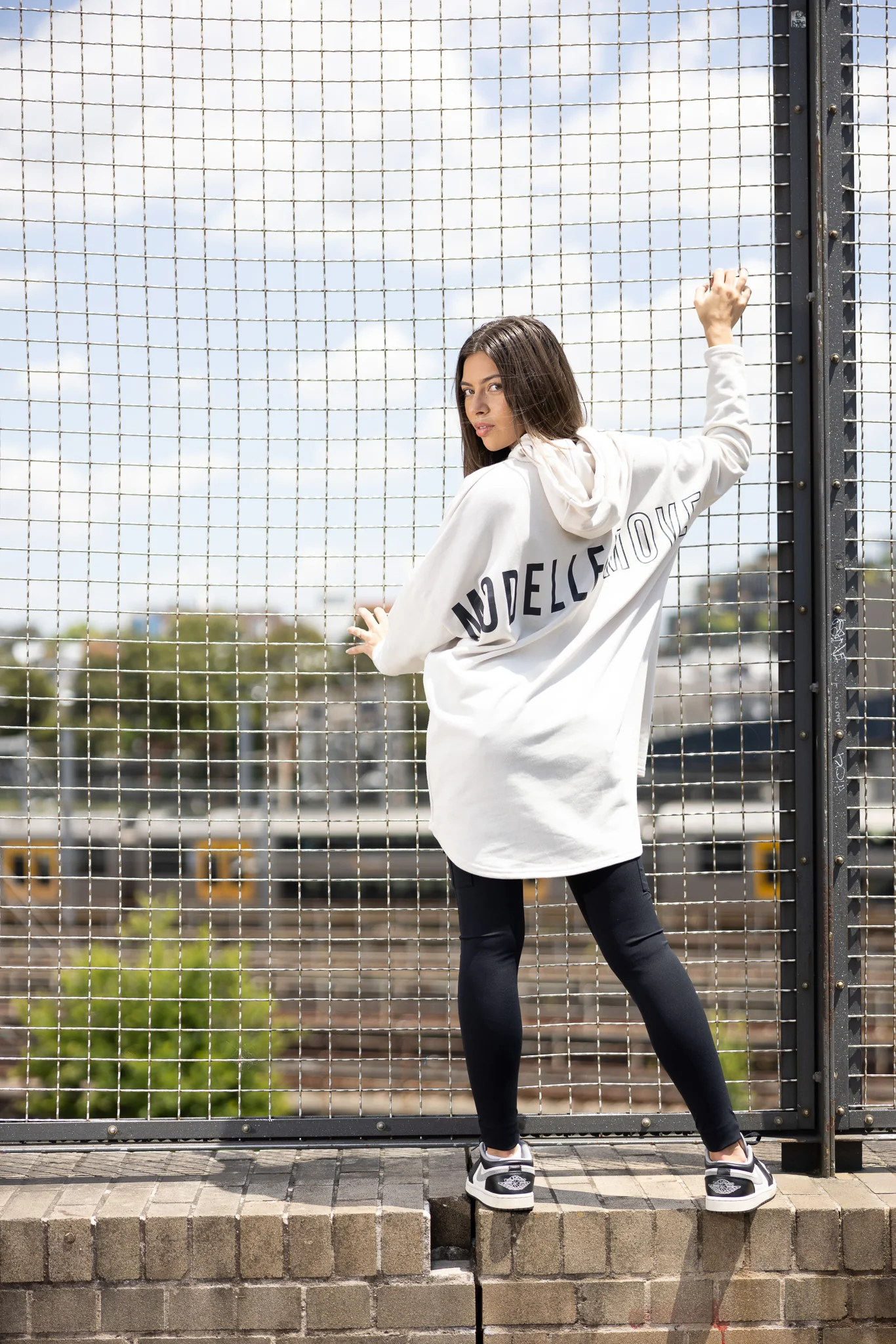 Modelle/Move Oversized Hooded Jumper - Image 3