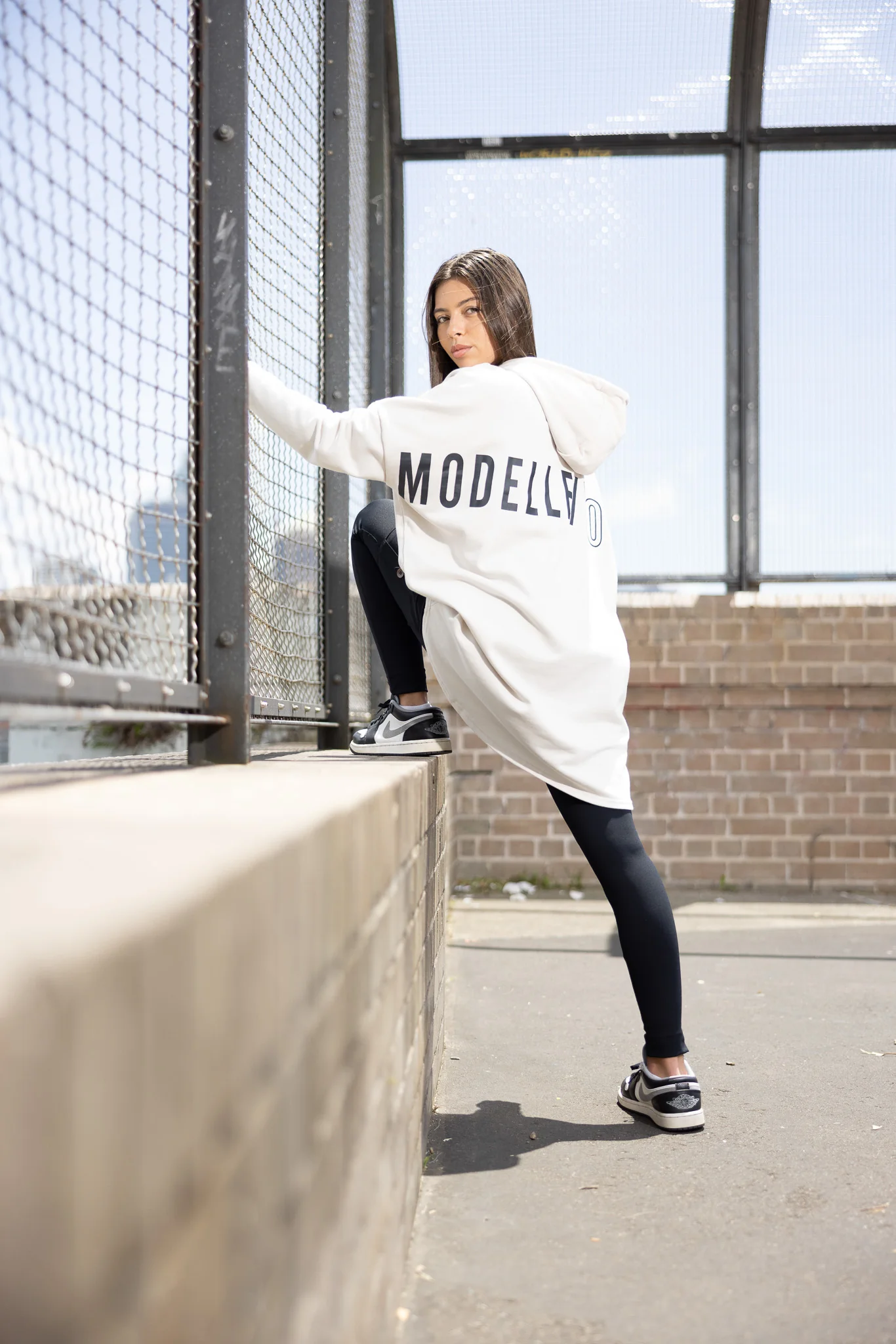 Modelle/Move Oversized Hooded Jumper - Image 7