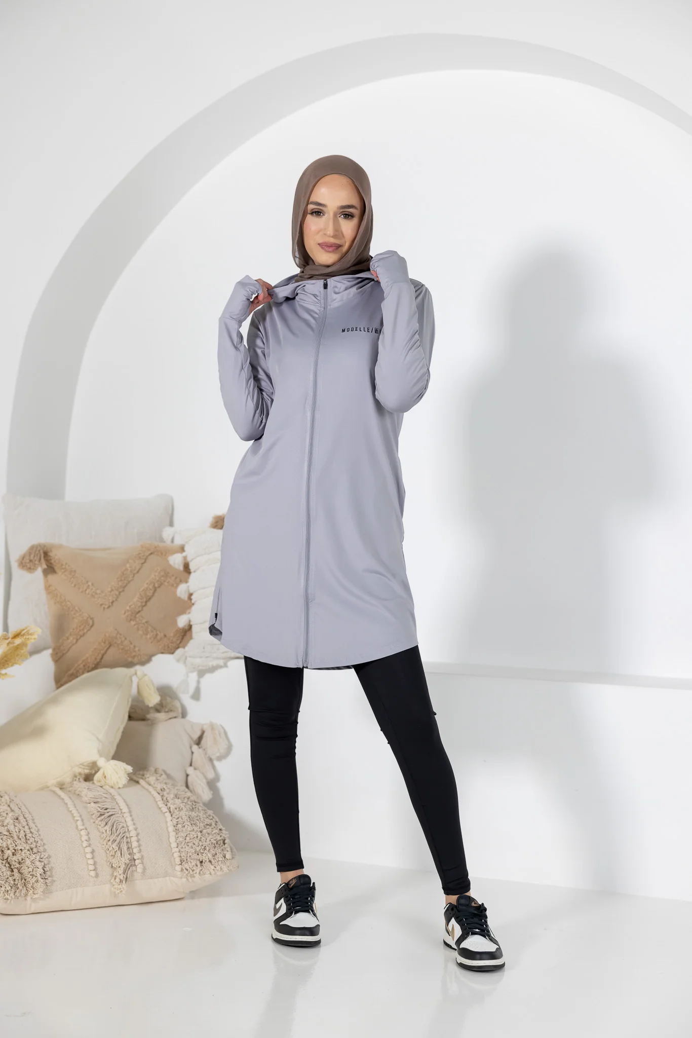 Modelle/Move Thumb Hole Sport Jacket - Image 3