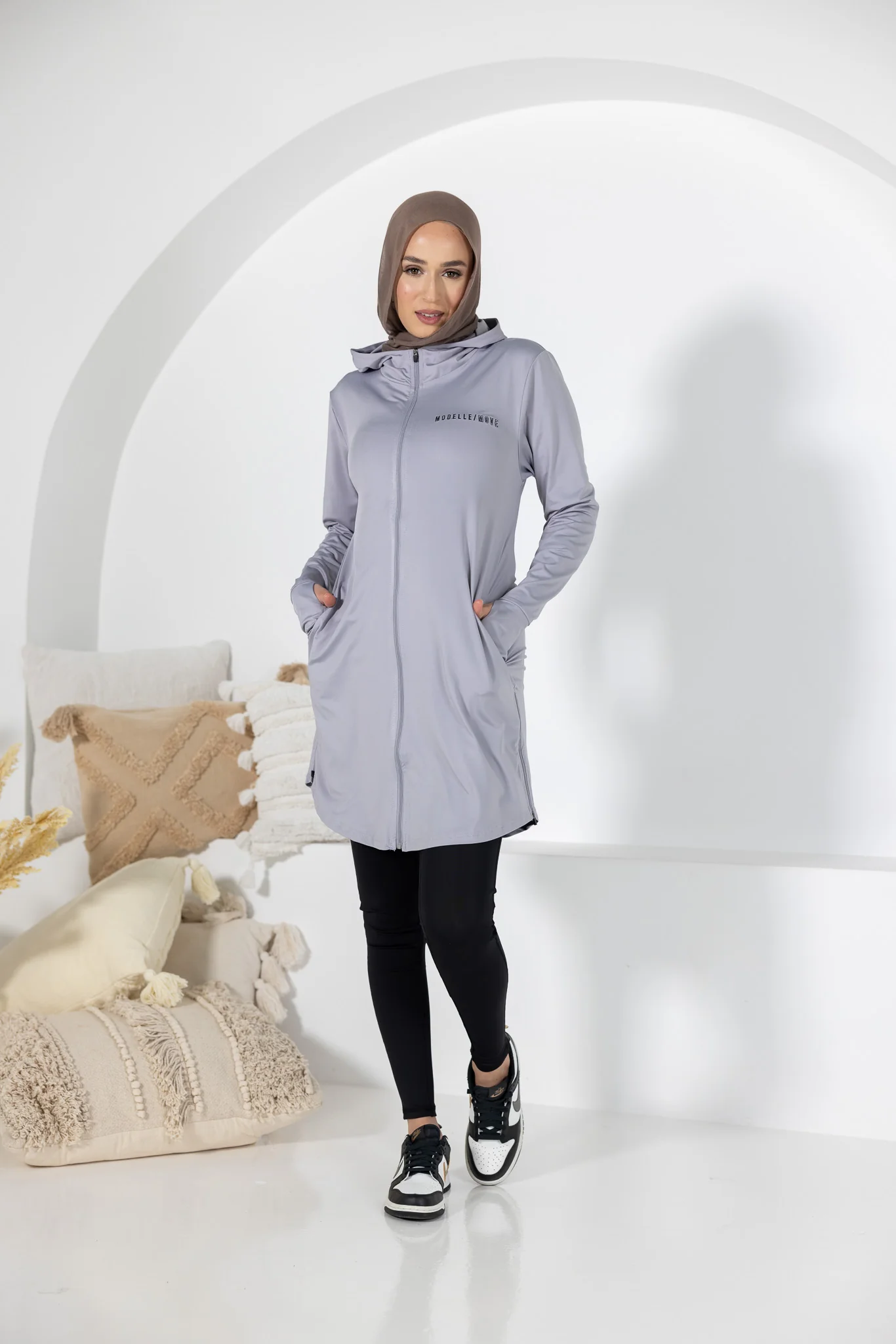 Modelle/Move Thumb Hole Sport Jacket - Image 4