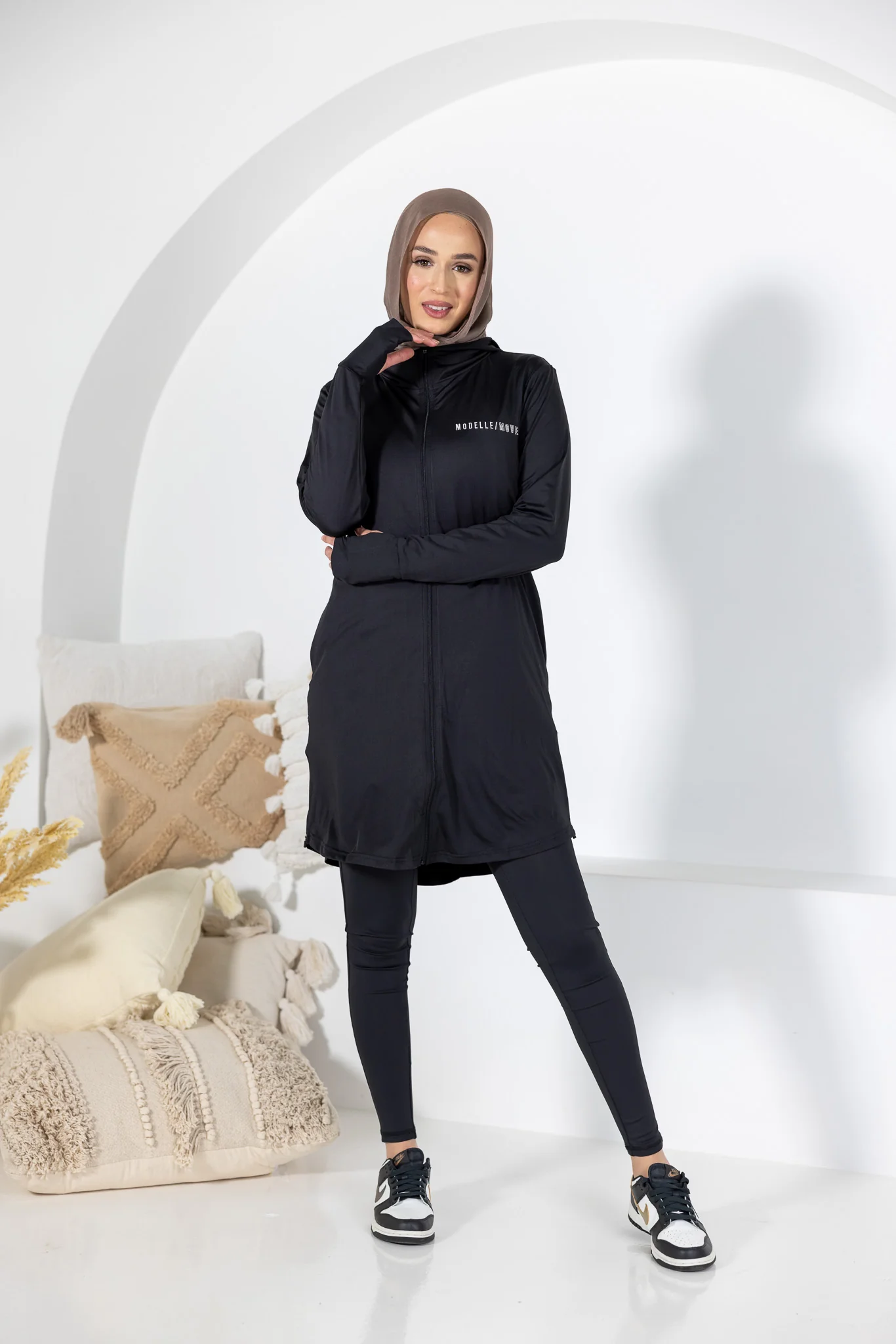 Modelle/Move Thumb Hole Sport Jacket - Image 8