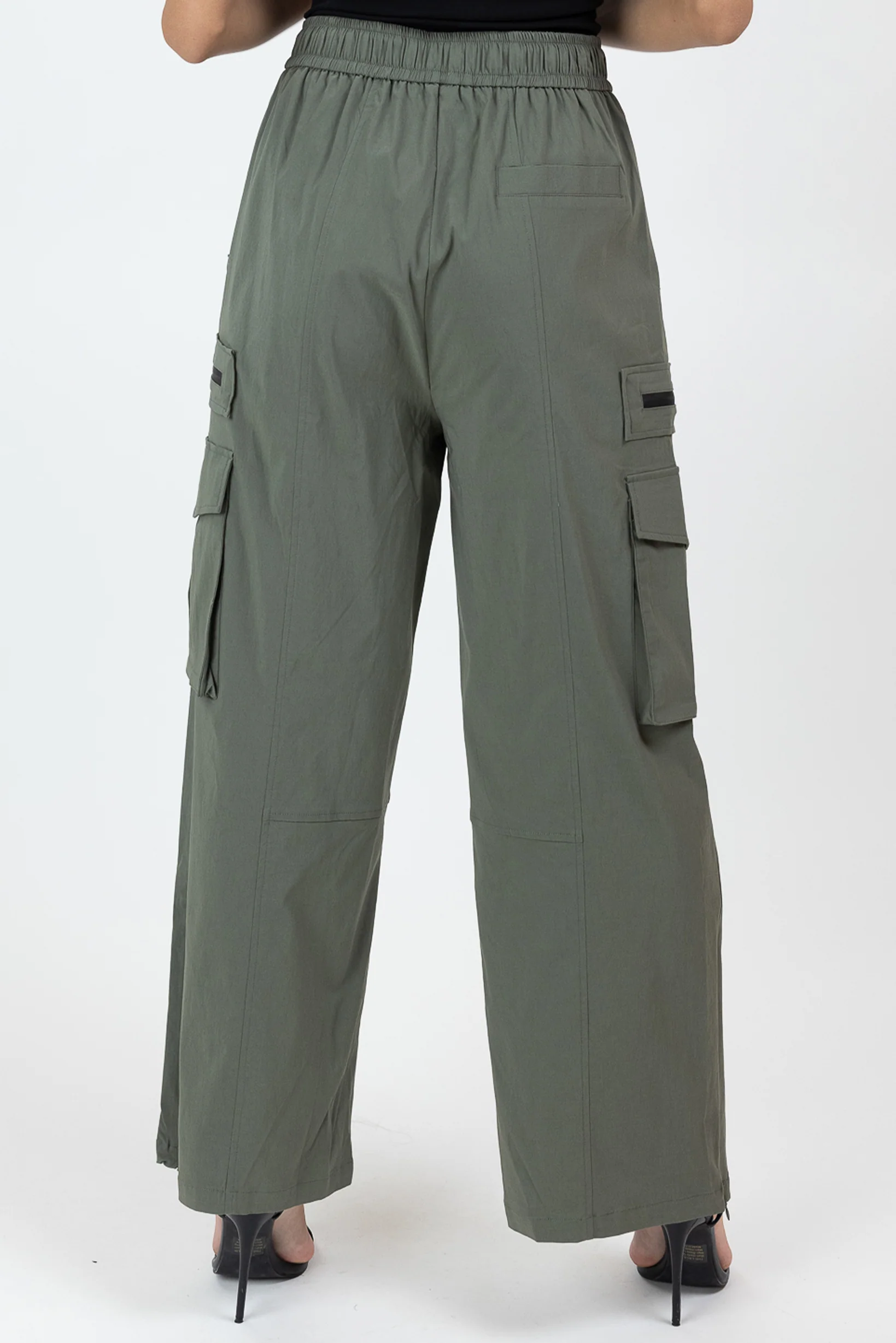 Modelle/Move Wide Leg Cargo Pants - Image 4