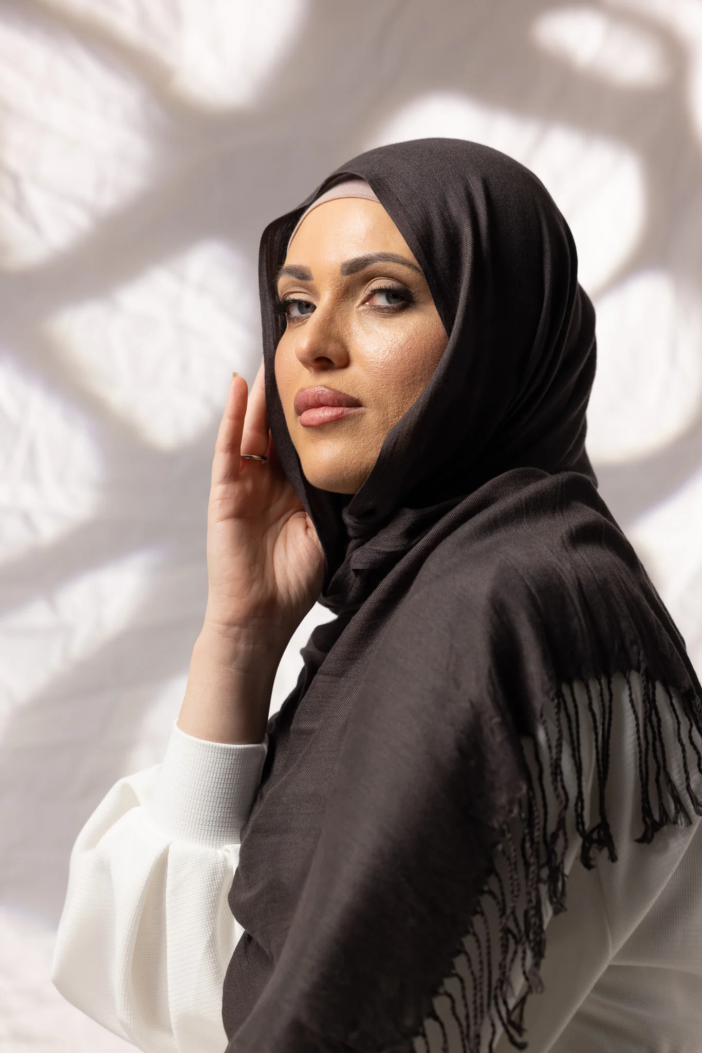 Modelle Twisted Scarves - Shades of Black - Image 4