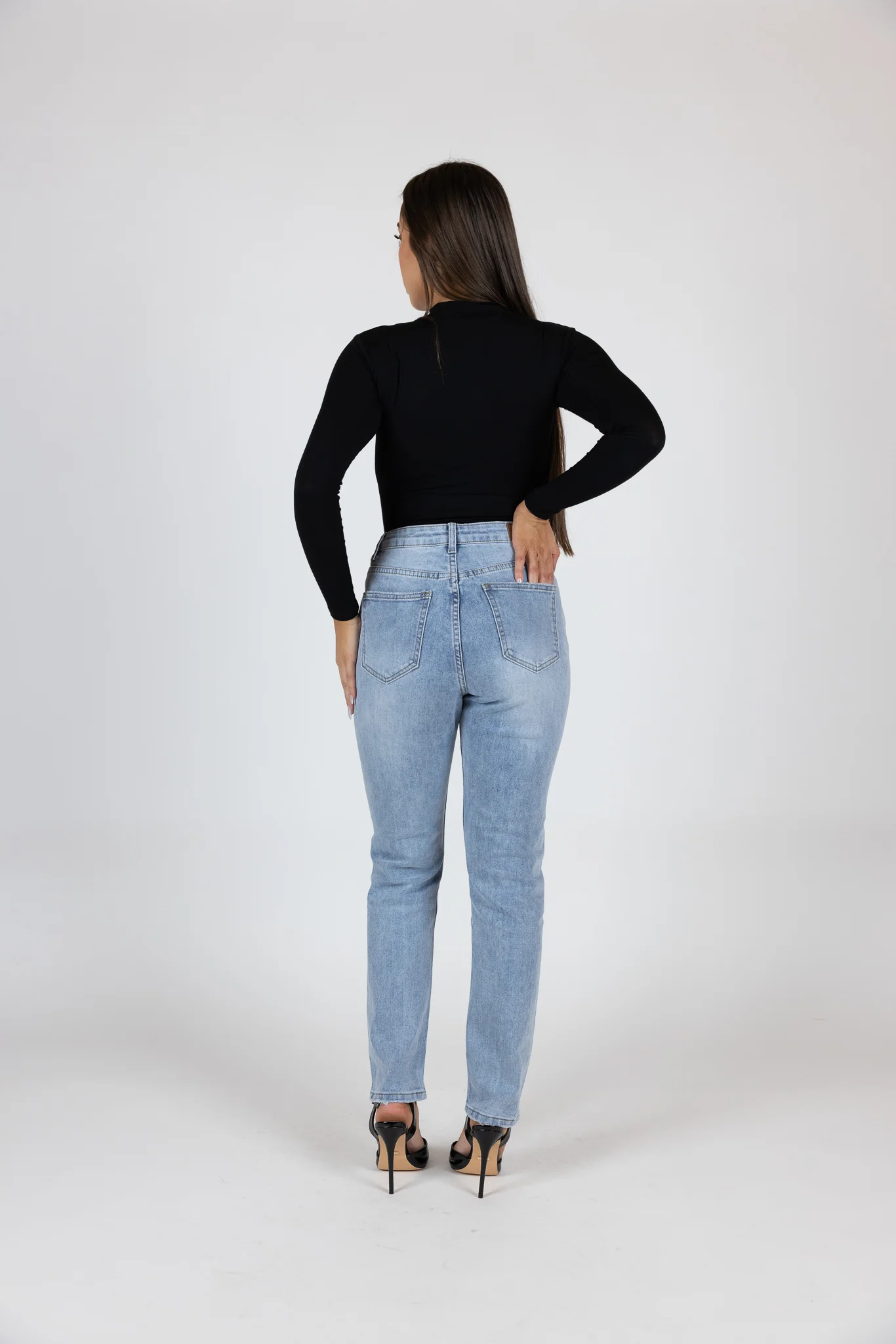 Mom Fit Light Jeans - Image 8