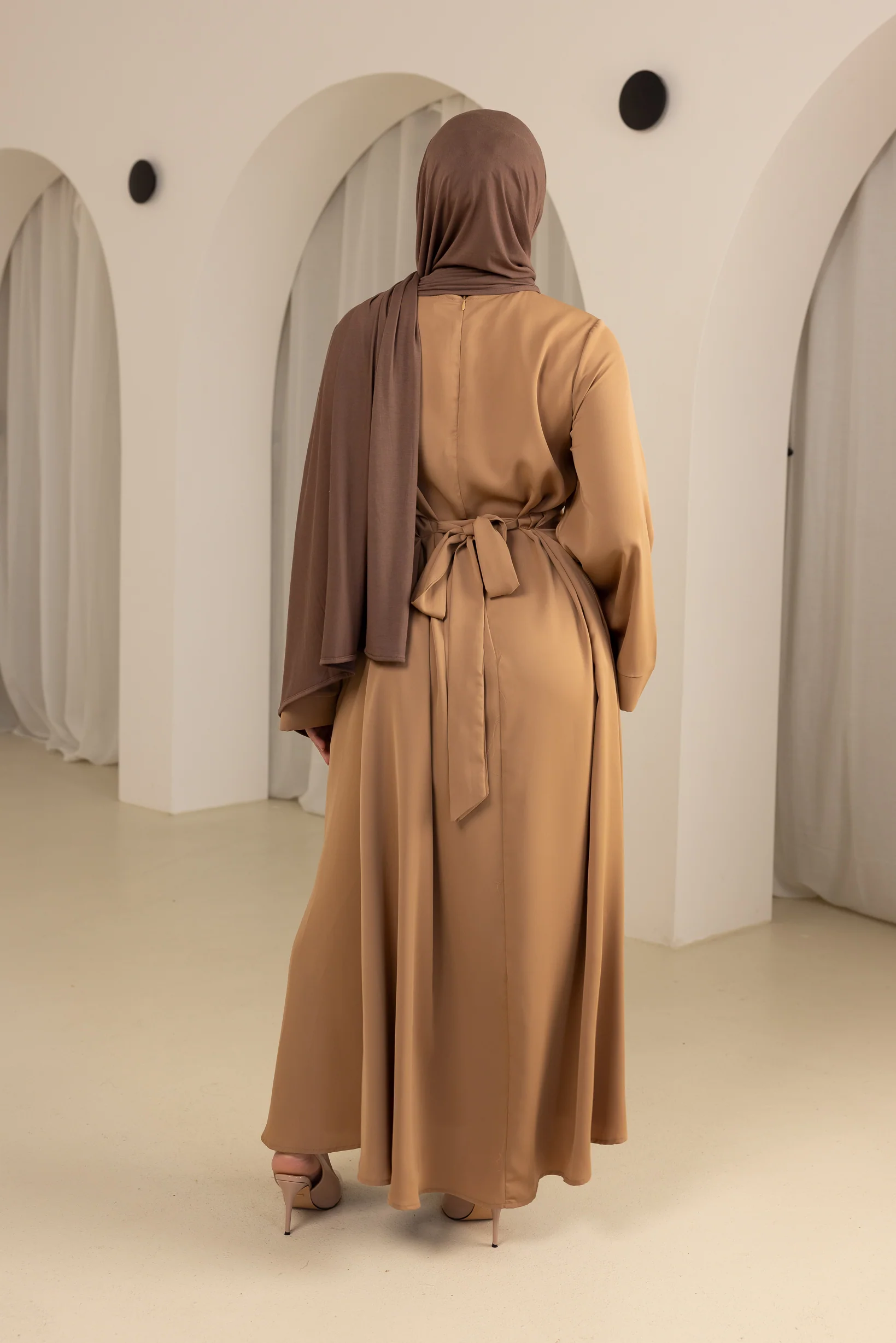 Open Sleeve Abaya - Shades of Nude - Image 17
