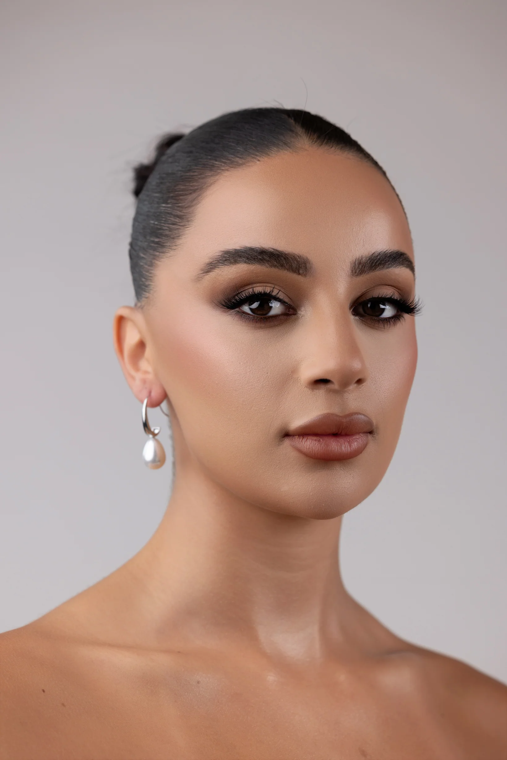 Pearl Drop Earrings - Image 4
